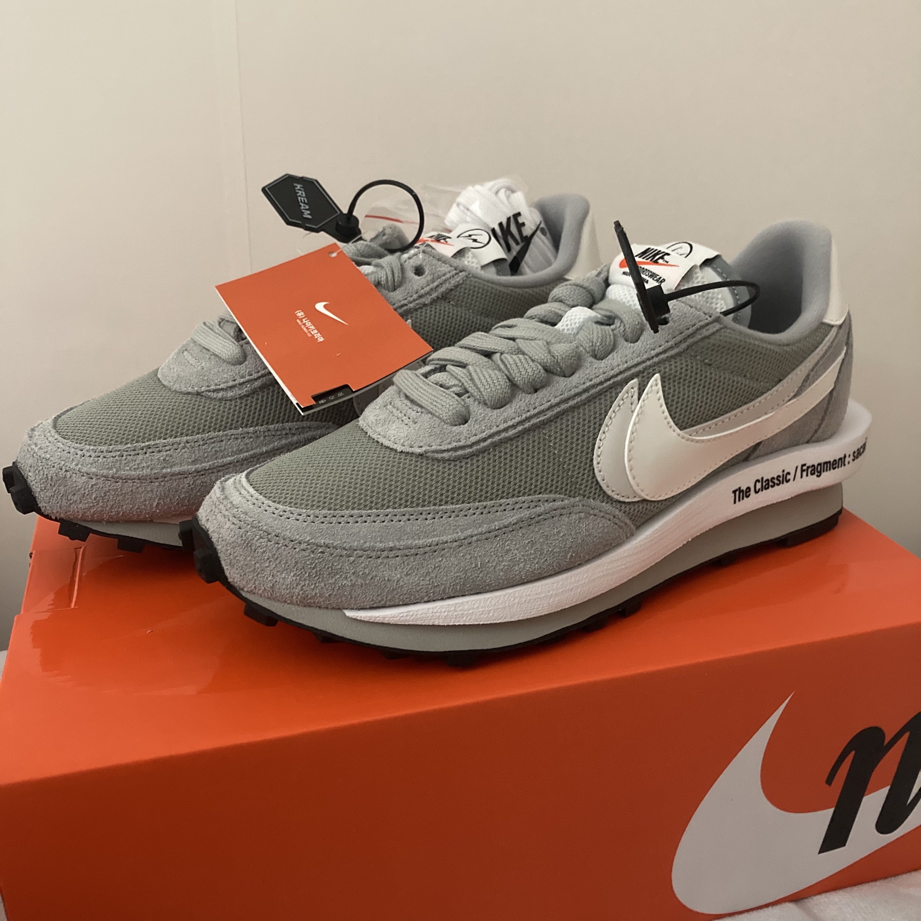 Nike x Sacai x Fragment LDWaffle Light Smoke Grey 착용 스타일 - 2