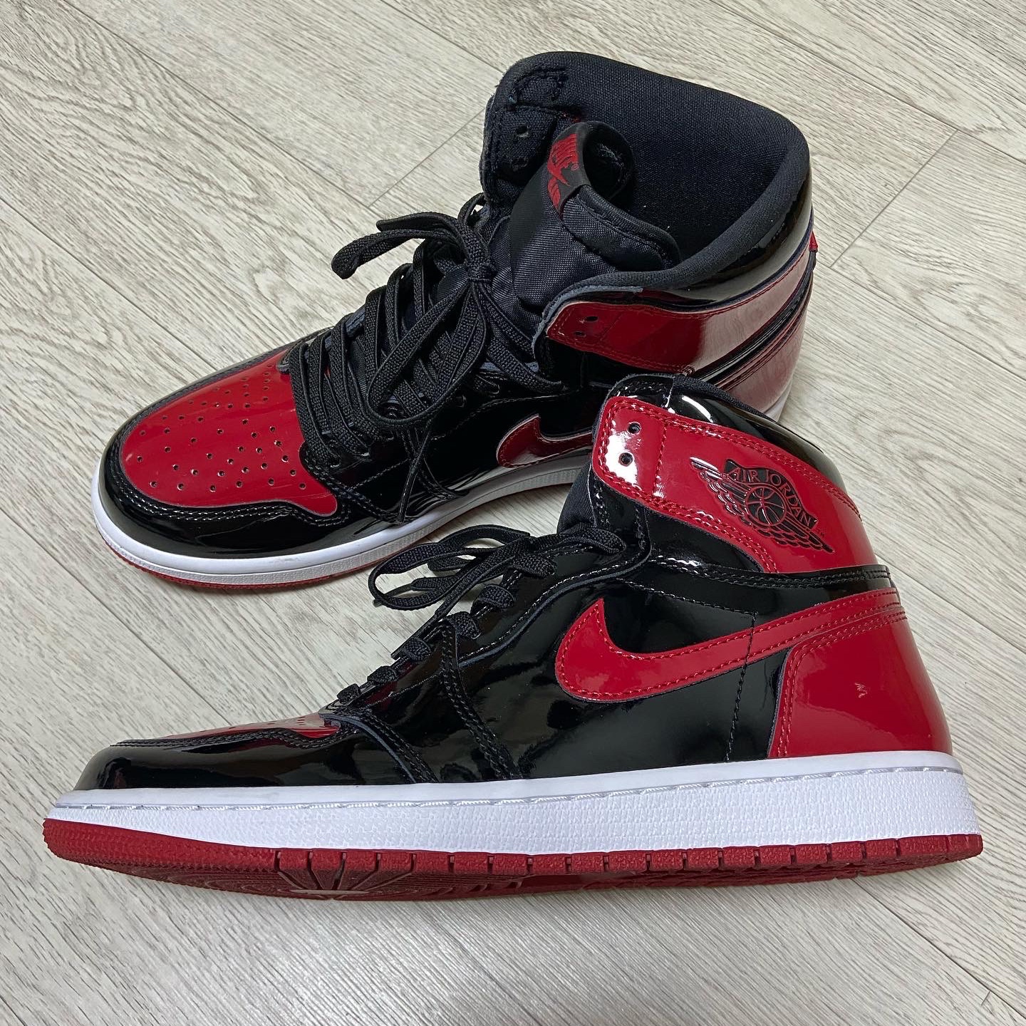 Jordan 1 Retro High OG Patent Bred 착용 스타일 - 3