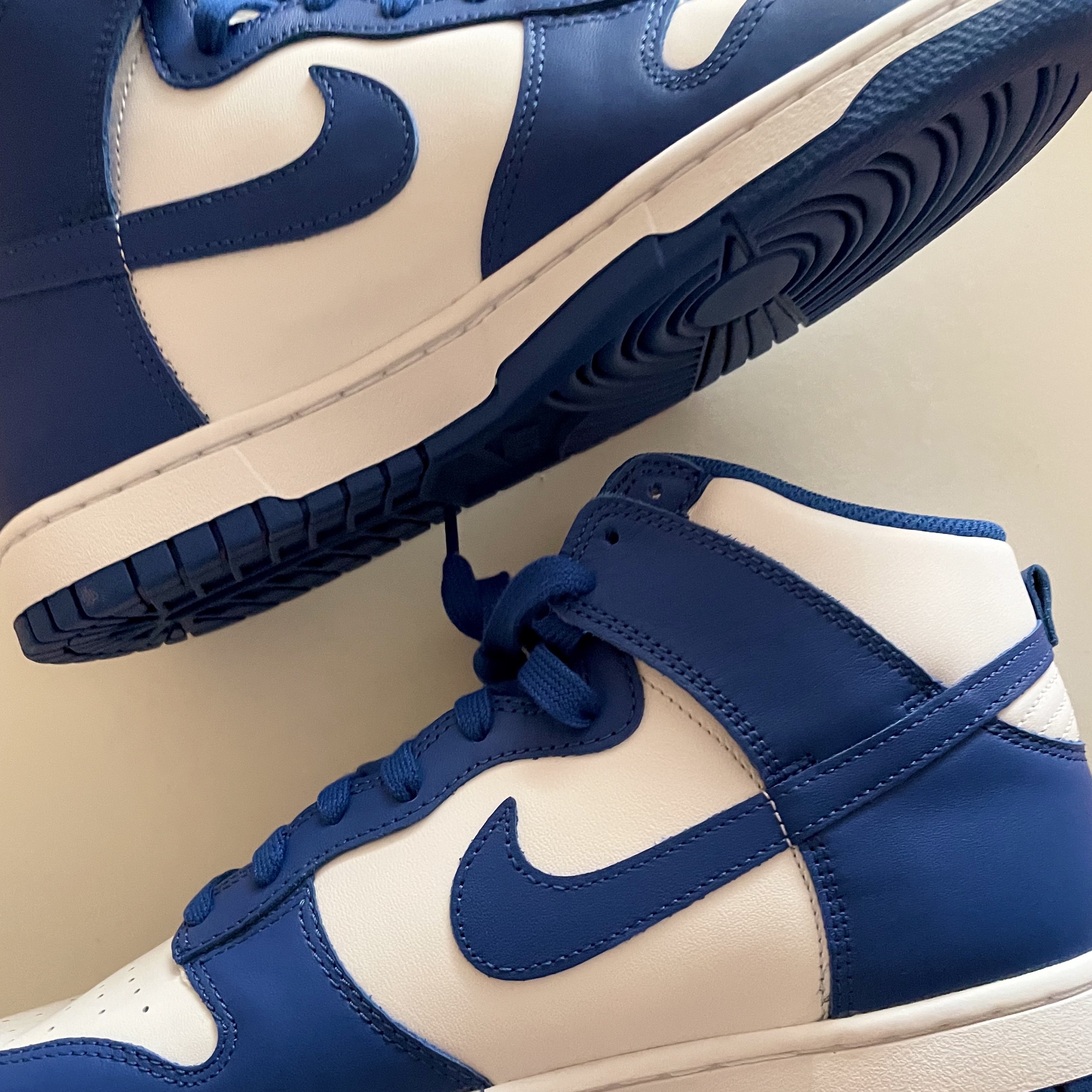 Nike Dunk High Retro Game Royal 착용 스타일 - 2