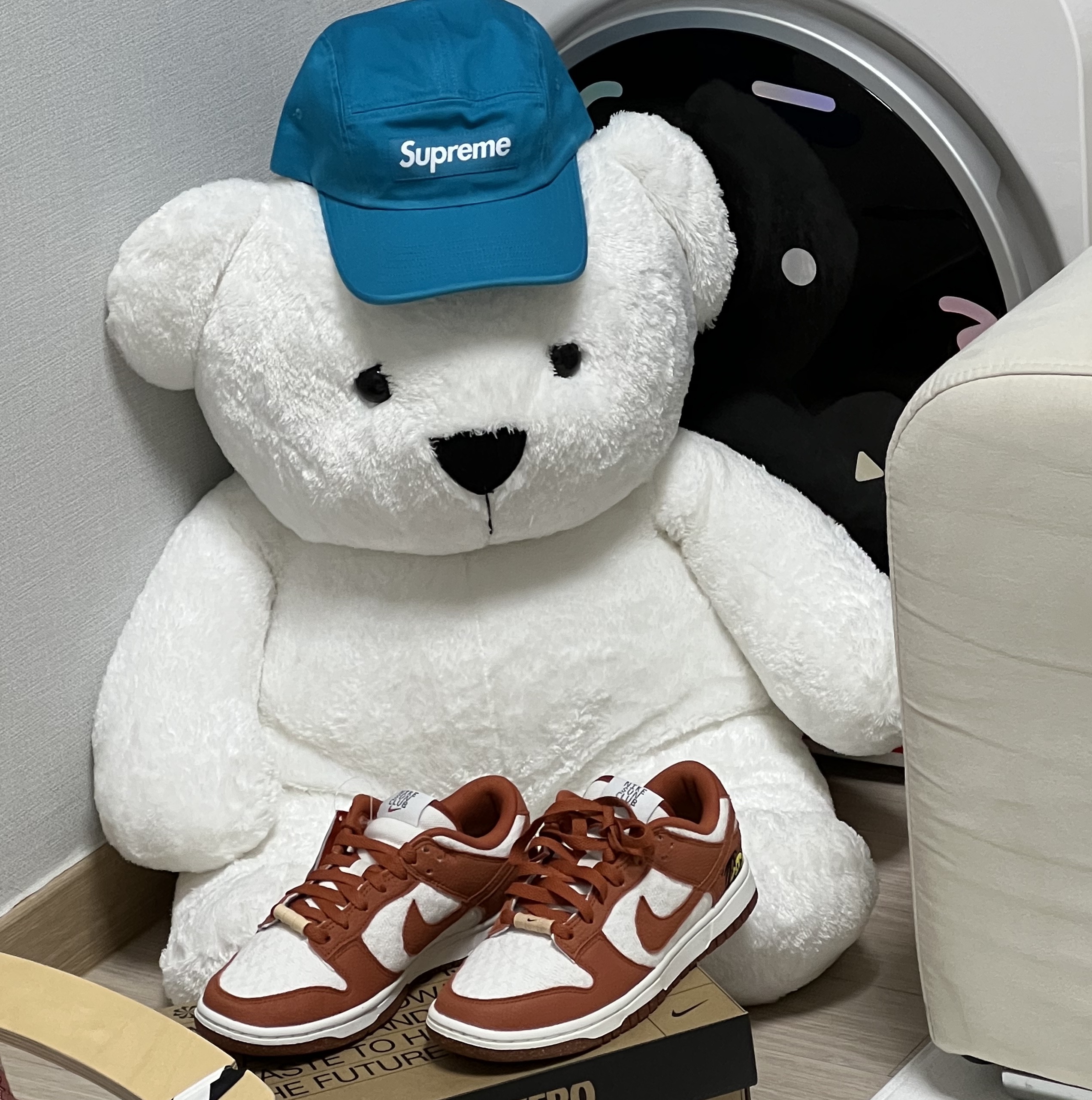 (W) Nike Dunk Low SE Sun Club Burnt Sunrise, Supreme Washed Chino Twill Camp Cap Teal - 22SS 착용 스타일