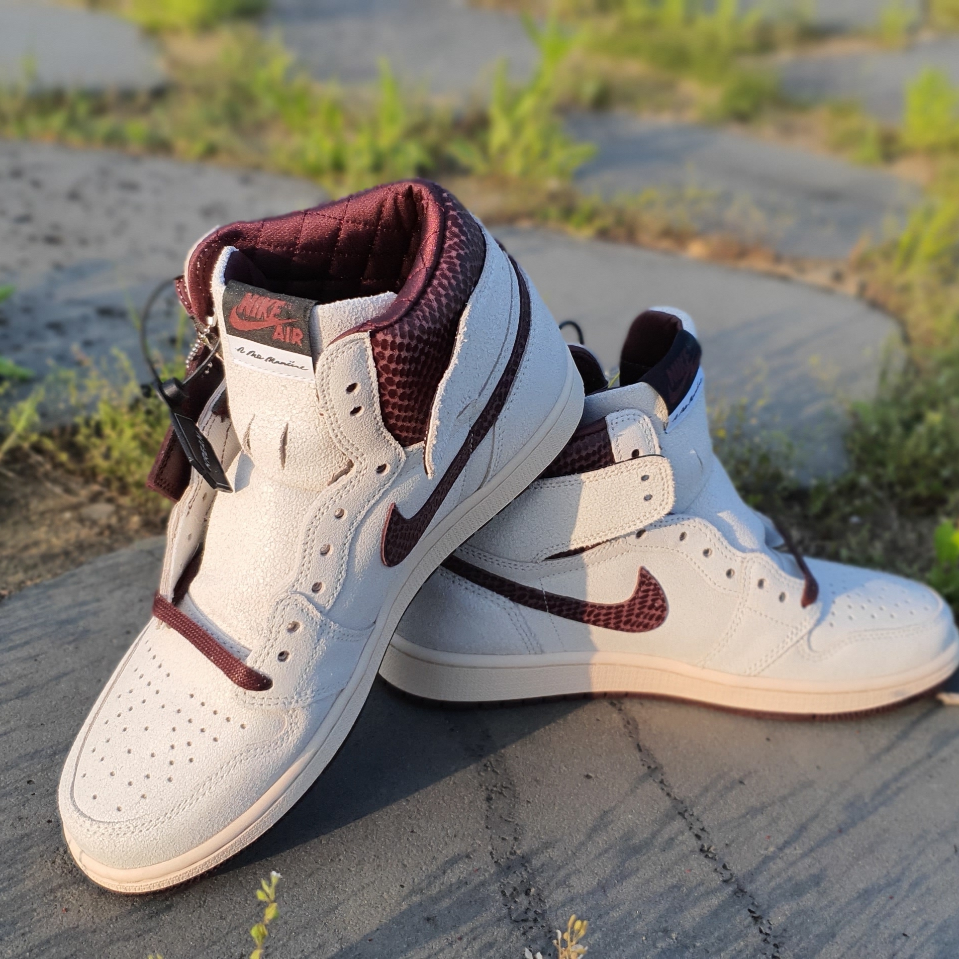Jordan 1 x A Ma Maniere Retro High OG SP Sail and Burgundy 착용 스타일 - 2