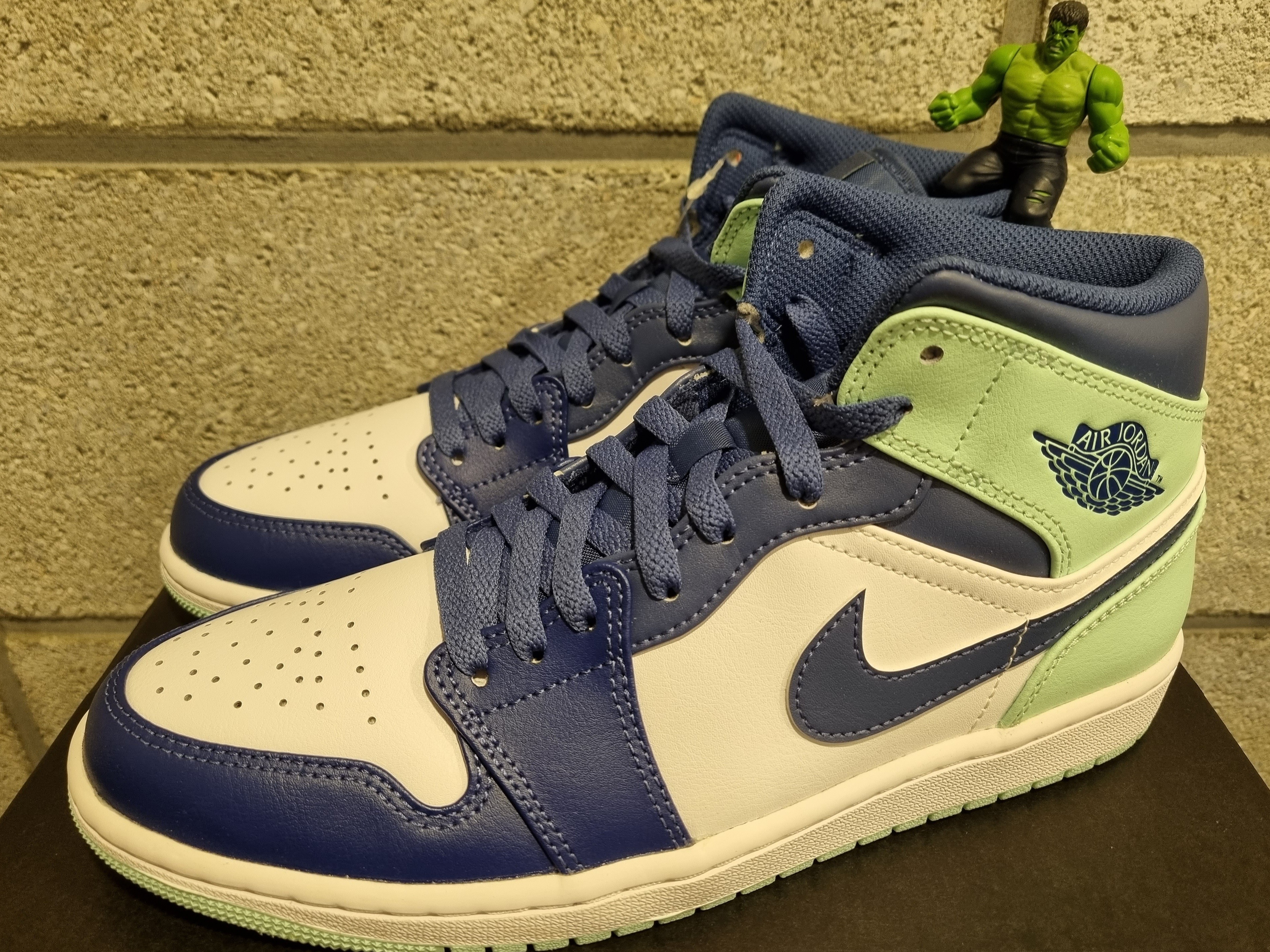 Jordan 1 Mid Blue Mint 착용 스타일 - 1