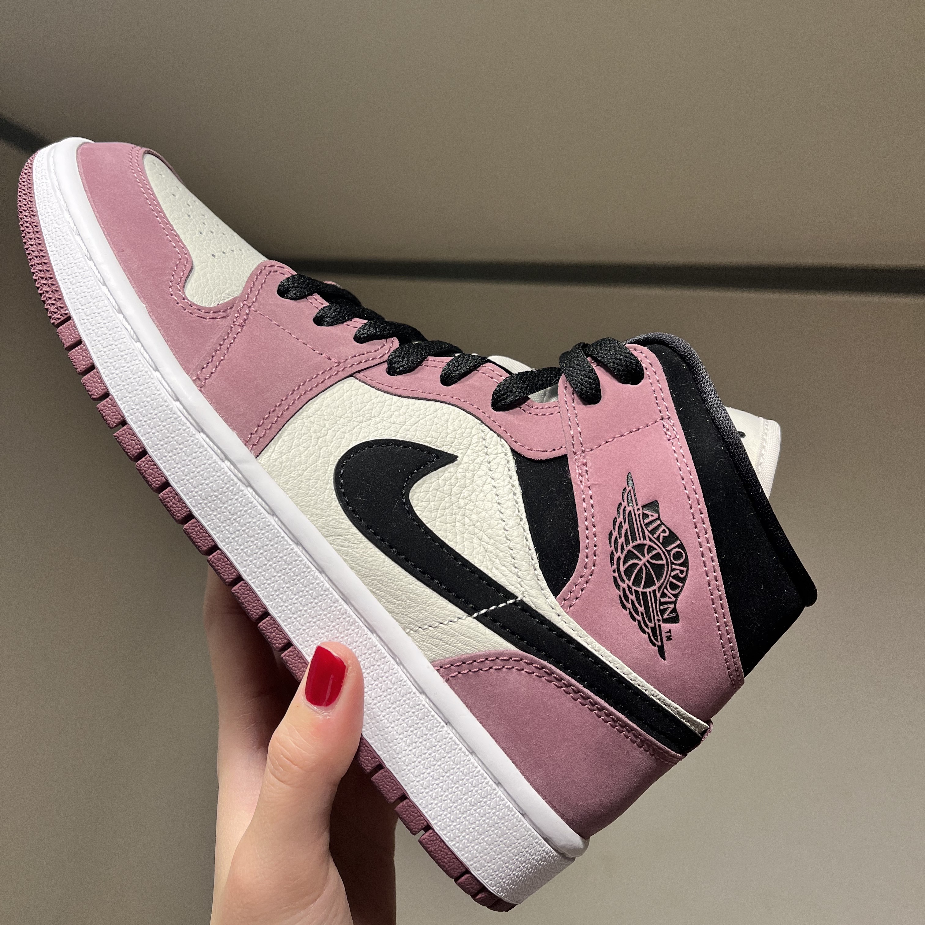 (W) Jordan 1 Mid SE Light Mulberry 착용 스타일 - 2
