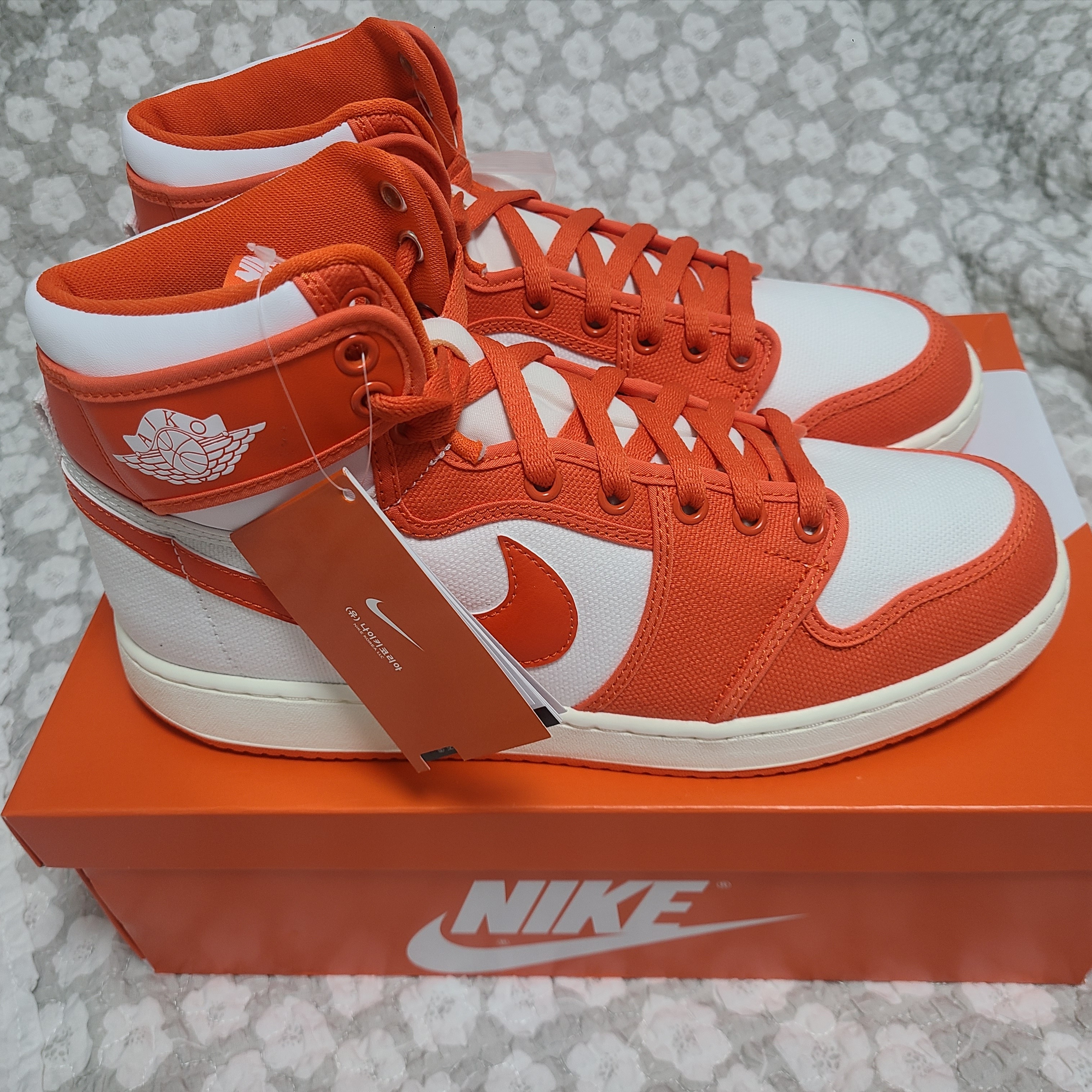 Jordan 1 KO Rush Orange 착용 스타일 - 3