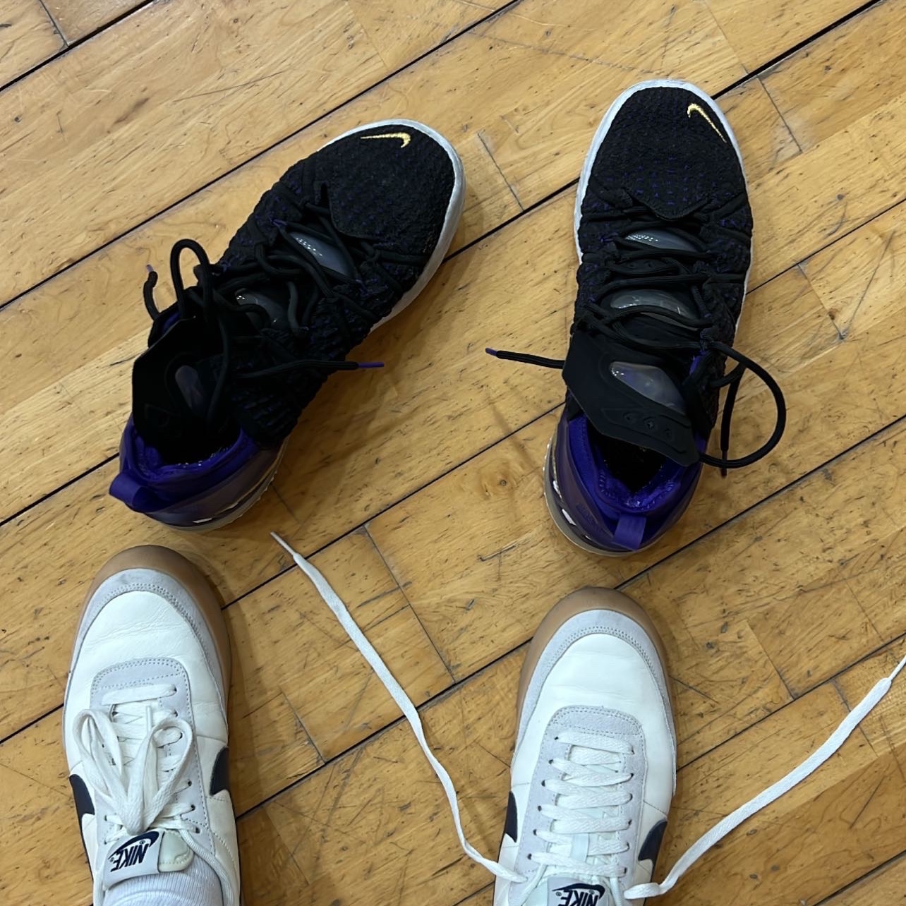Nike LeBron 18 Lakers, Nike x J.Crew Killshot 2 Sail Midnight Navy 착용 스타일 - 1