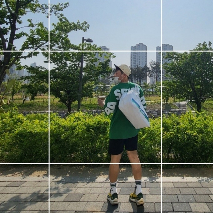 Jordan x Russell Westbrook Honor the Gift Cap, Nike x Sacai VaporWaffle Tour Yellow & Gorge Green Sail 착용 스타일