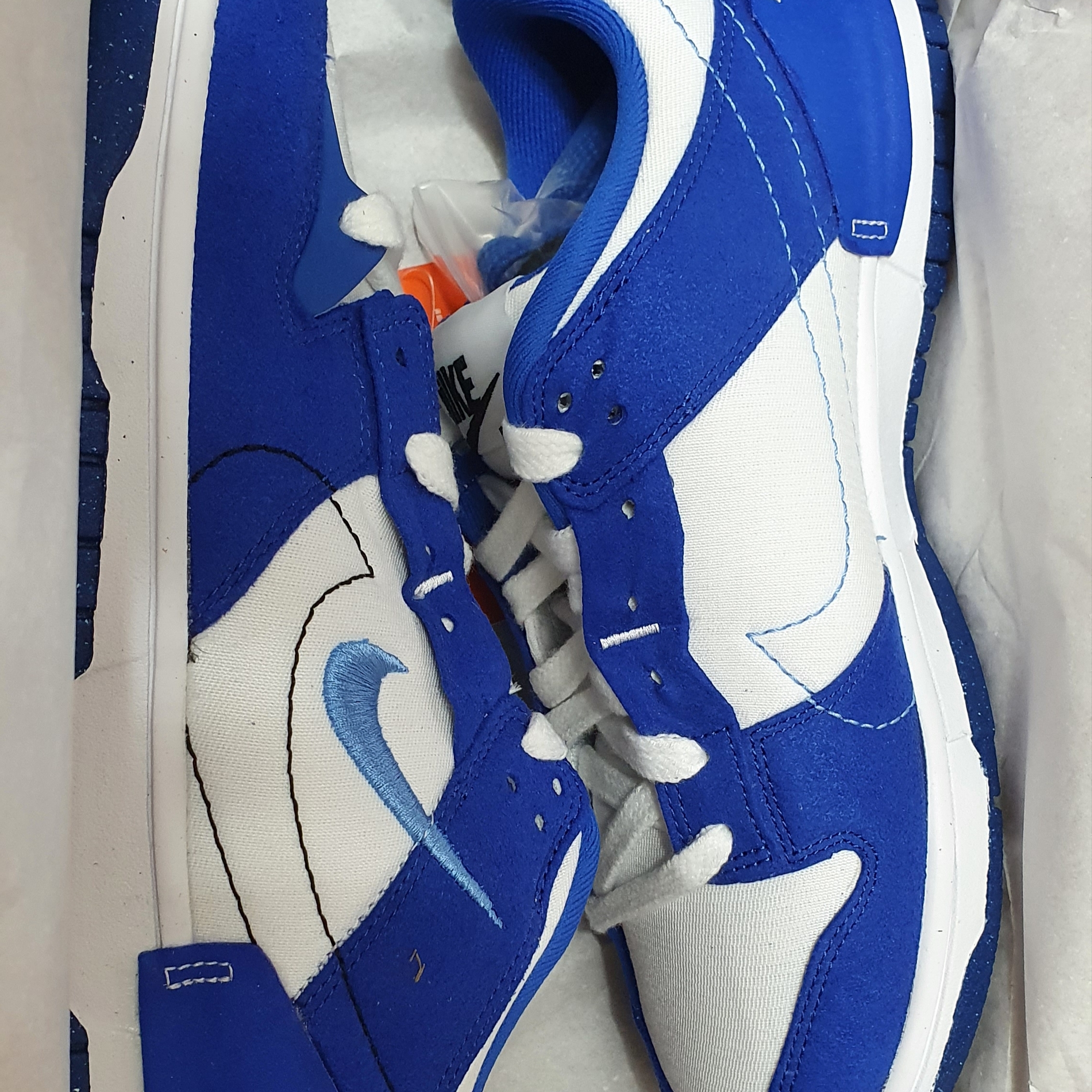 (W) Nike Dunk Low Disrupt 2 White and University Blue 착용 스타일