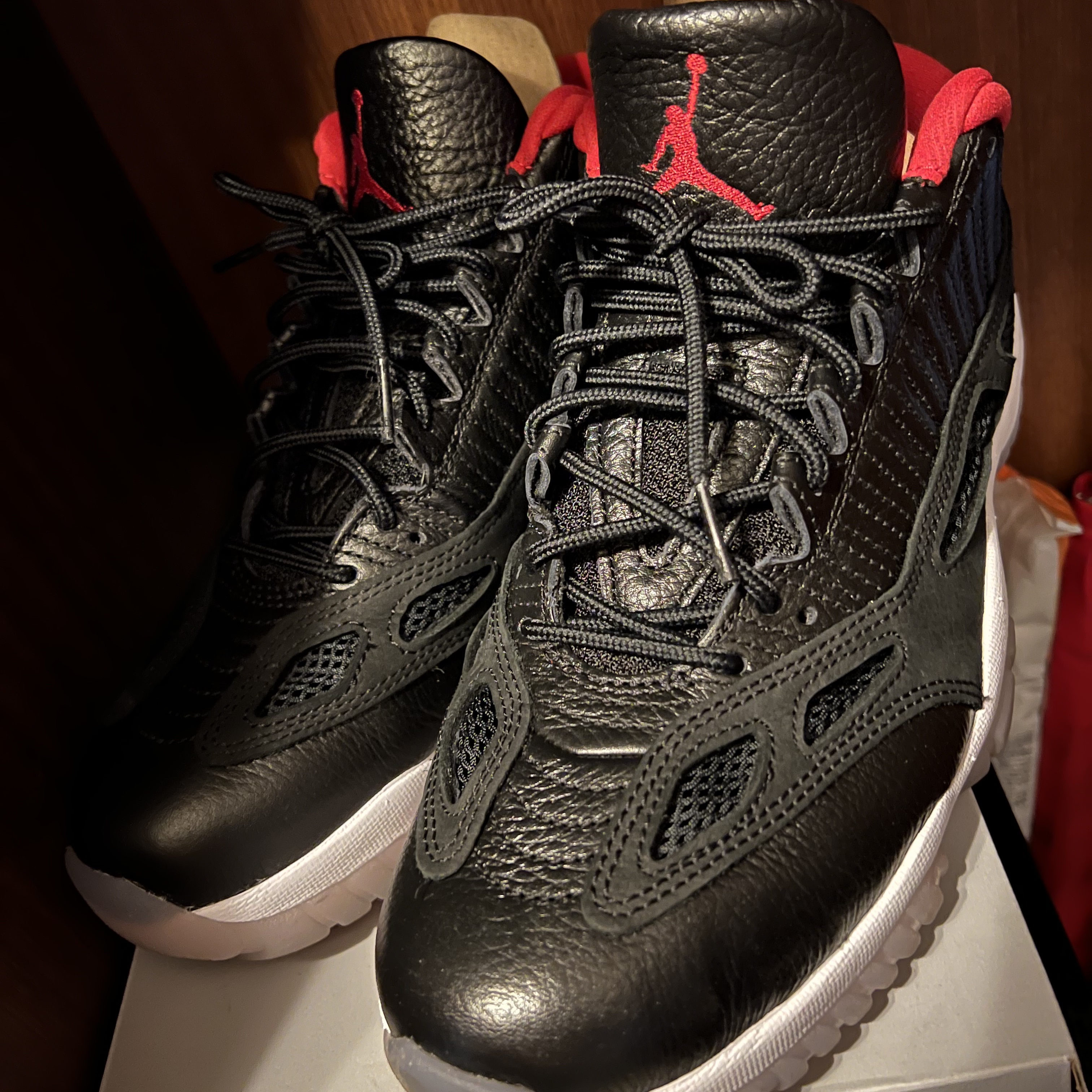 Jordan 11 Retro Low IE Bred 2021 착용 스타일