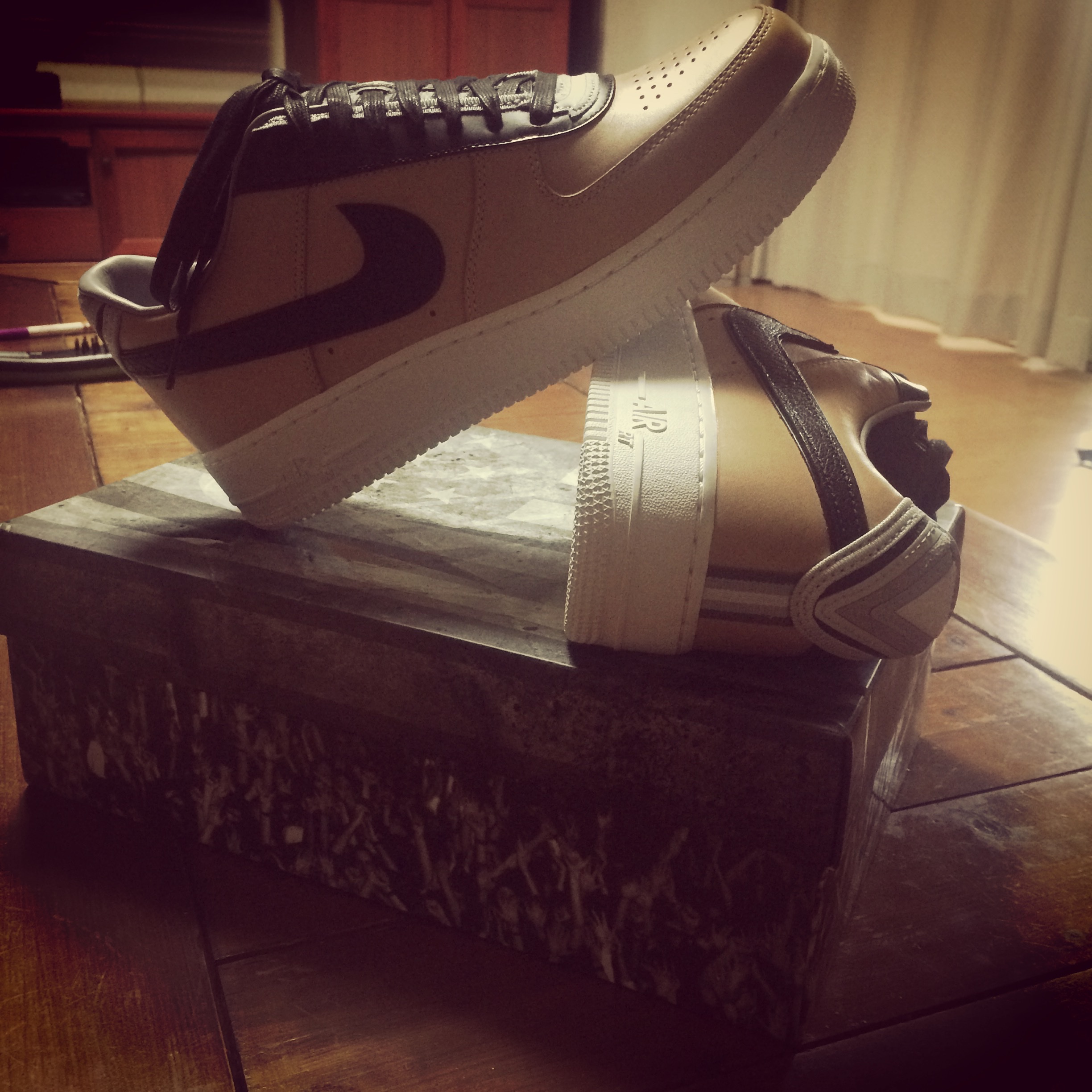 Nike x Riccardo Tisci Air Force 1 Low Tan 착용 스타일 - 1