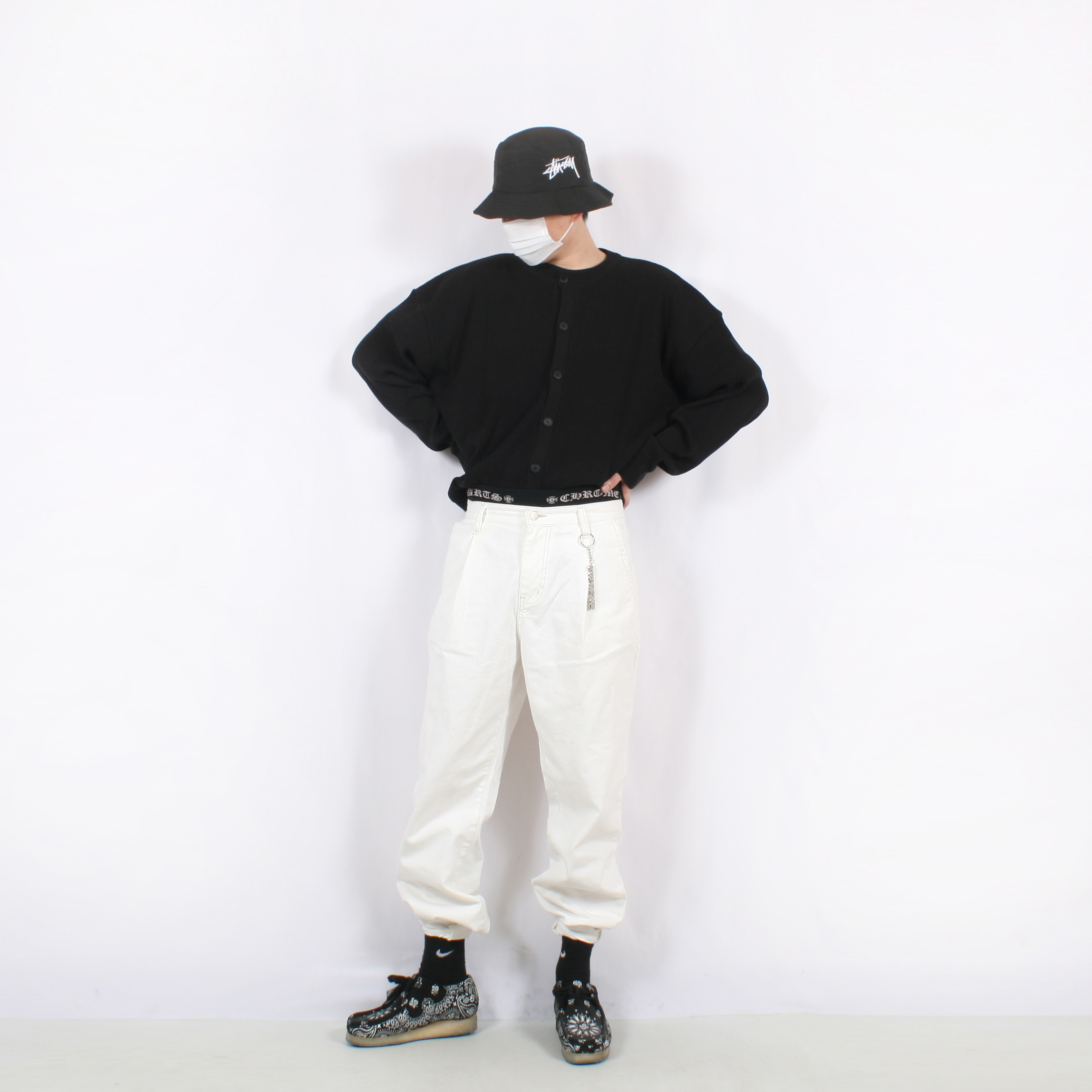 Nike x Stussy Bucket Hat Black, Clarks x Supreme Wallabee Bandana Black 착용 스타일 - 3