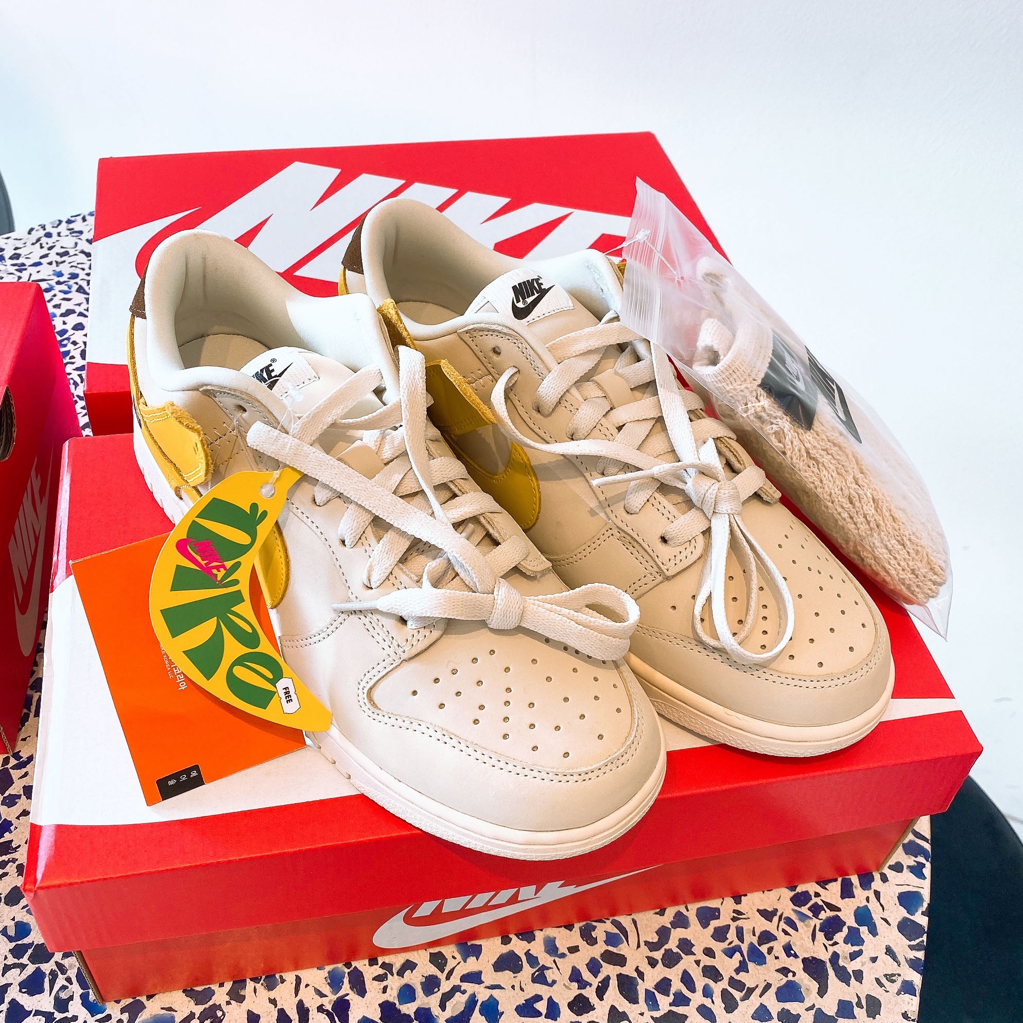 (W) Nike Dunk Low LX Banana 착용 스타일 - 4