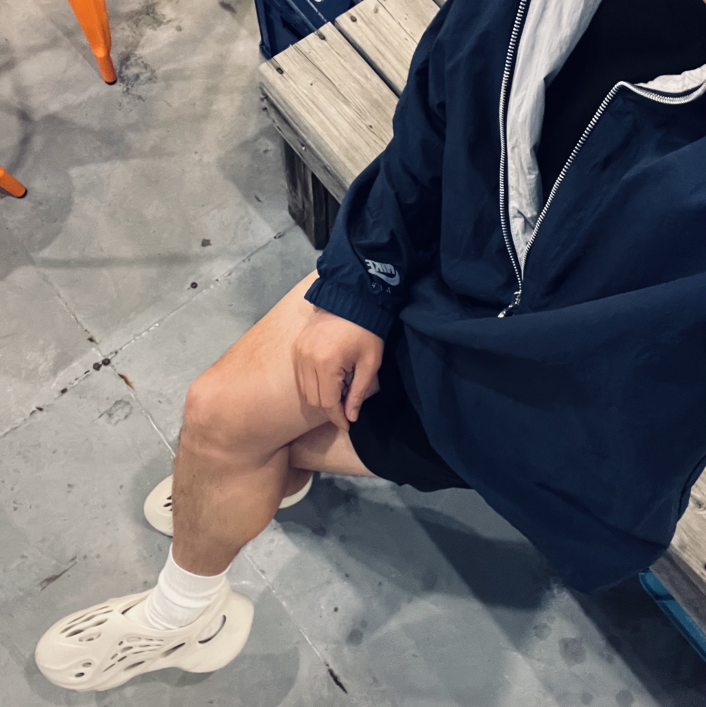 Adidas Yeezy Foam RNNR Sand, Nike x Kim Jones Reversible Wind Breaker Navy - US/EU 착용 스타일