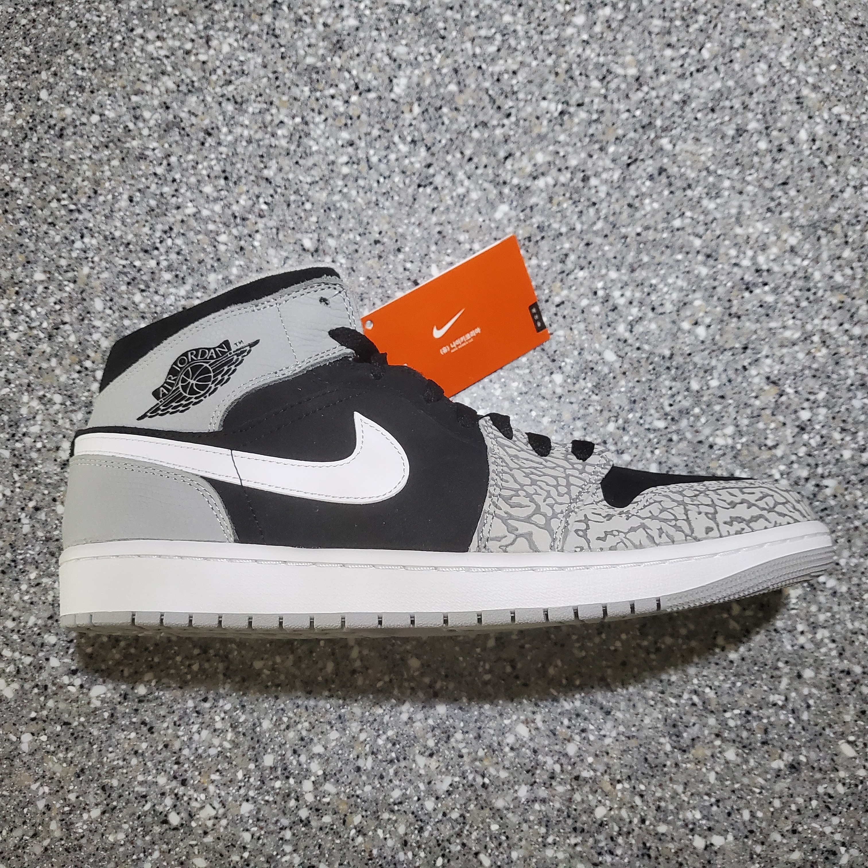Jordan 1 Mid Elephant Toe 착용 스타일 - 1