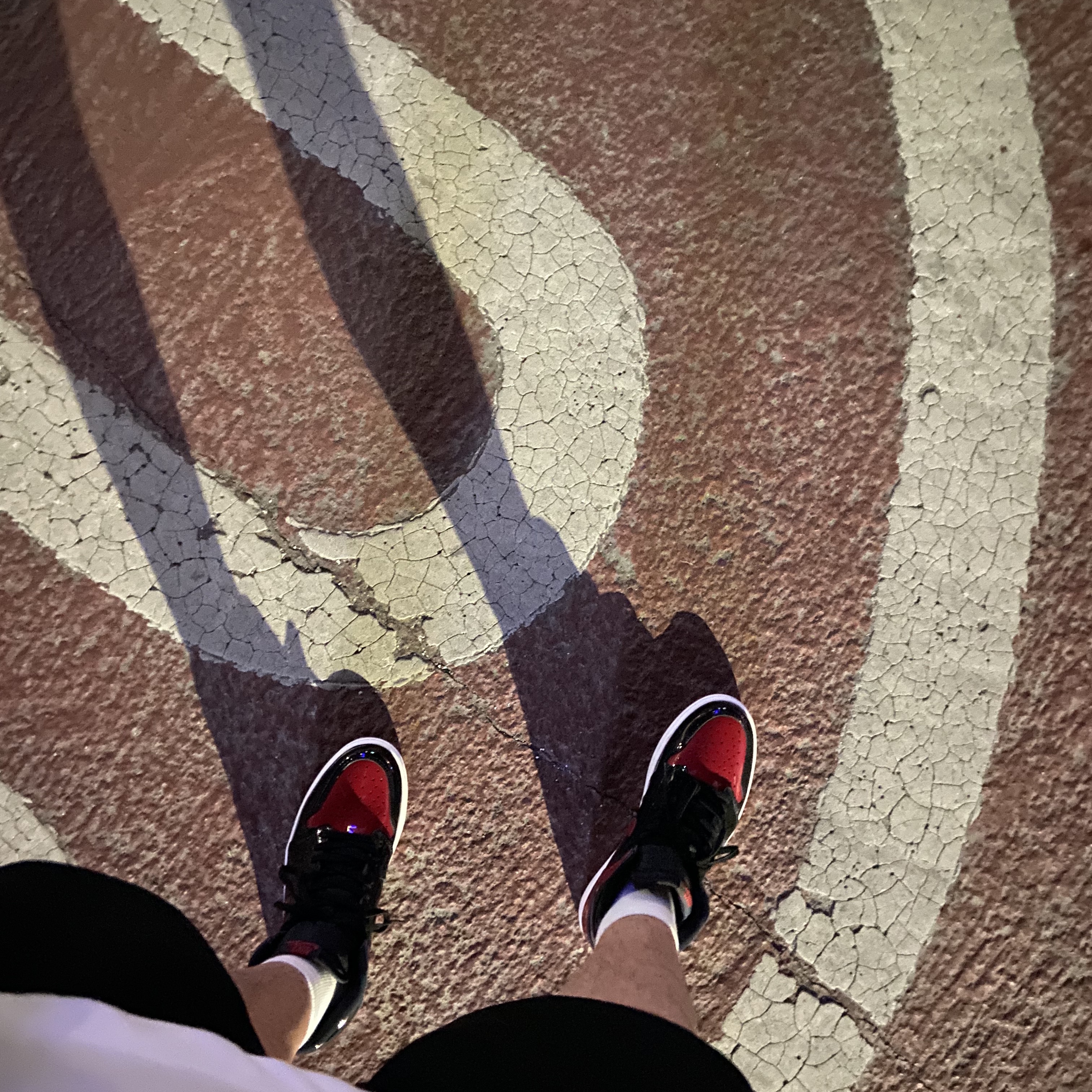 Jordan 1 Retro High OG Patent Bred 착용 스타일 - 2