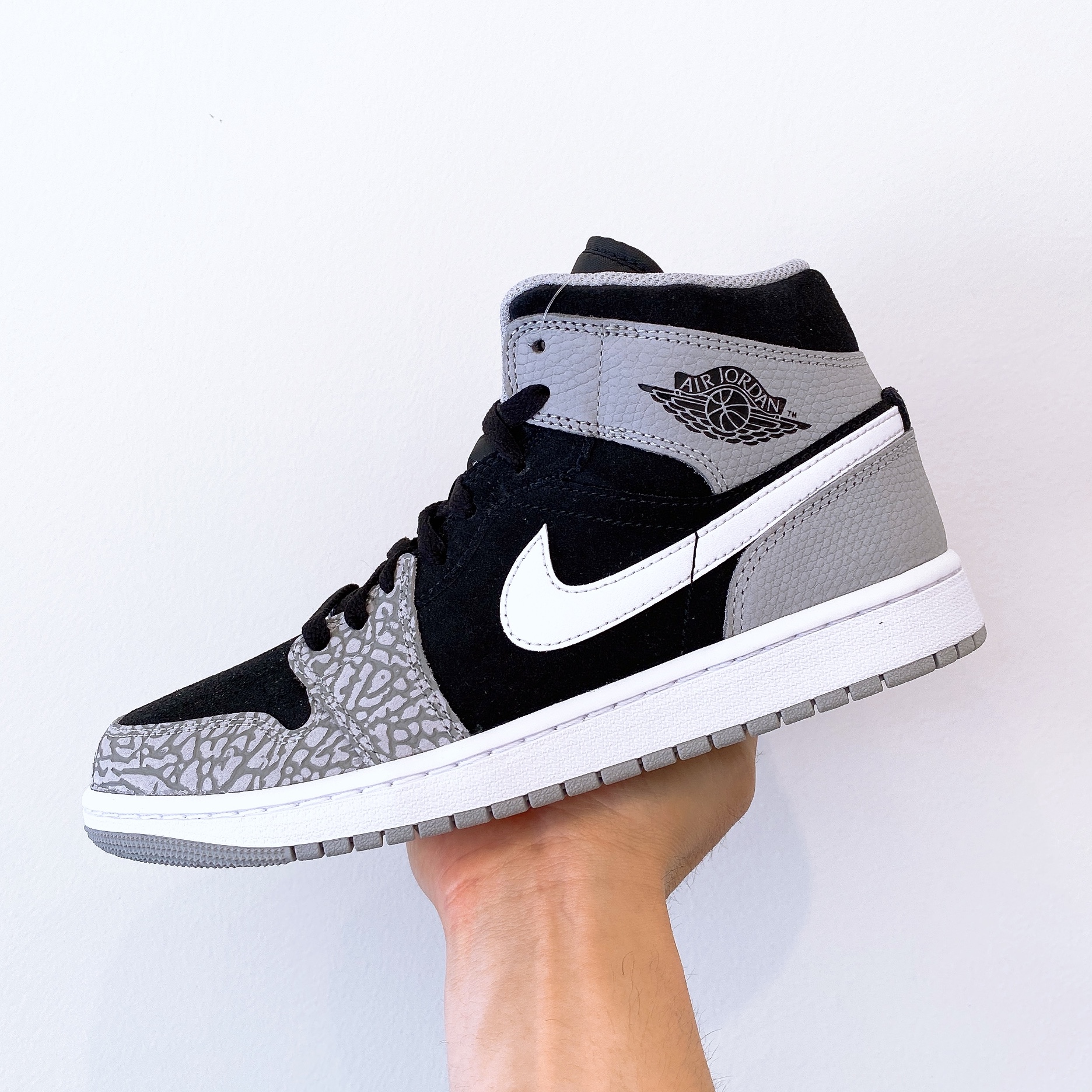 Jordan 1 Mid Elephant Toe 착용 스타일 - 1