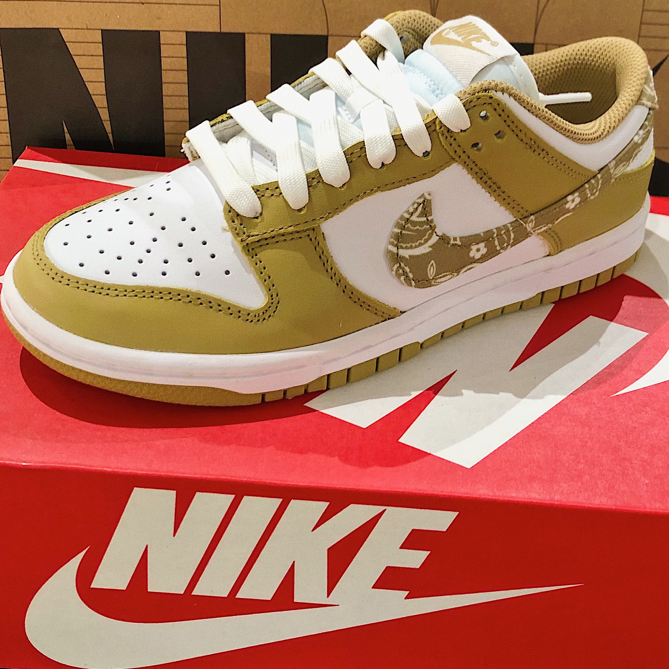 (W) Nike Dunk Low Essential Barley Paisley 착용 스타일