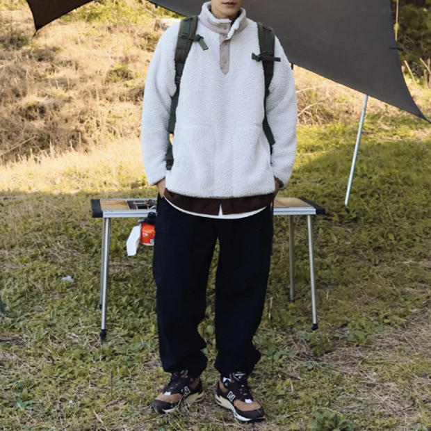 New Balance 991 Made in UK Brown Tan, Uniqlo x White Mountaineering WPJ Fleece OverSized Long Sleeve Pullover Natural 착용 스타일
