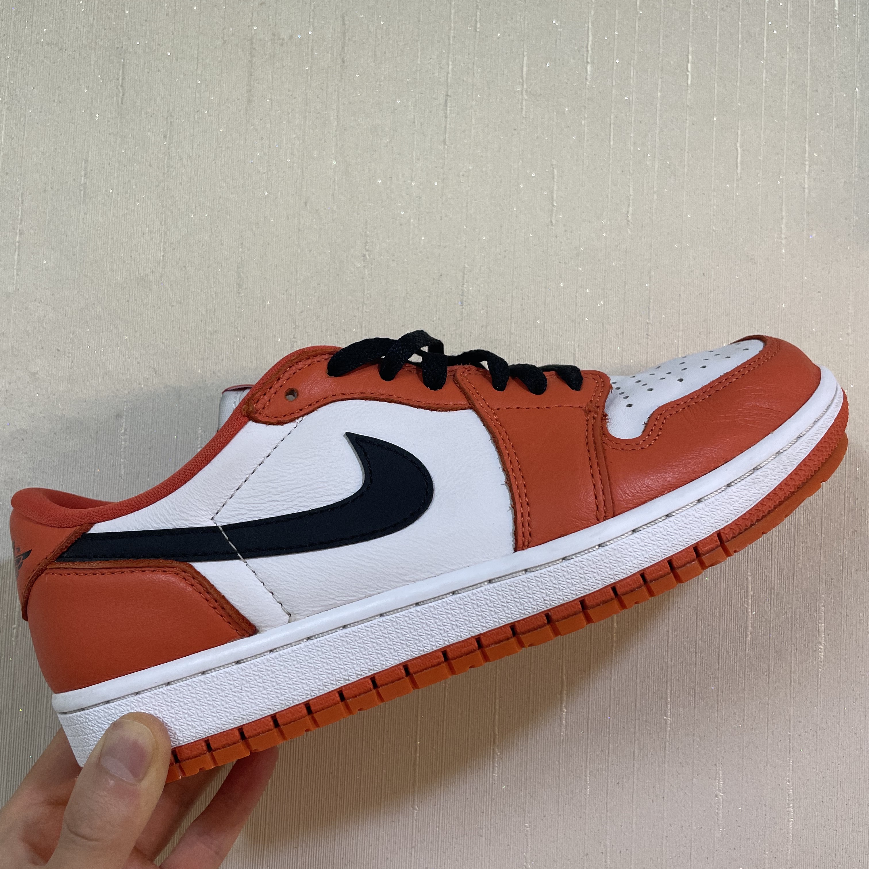 Jordan 1 Low OG Starfish 착용 스타일