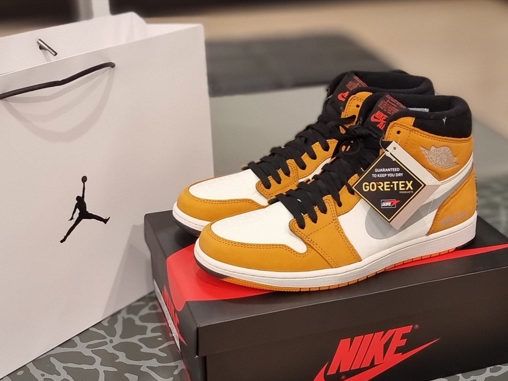 Jordan 1 Element Gore-Tex Light Curry 착용 스타일