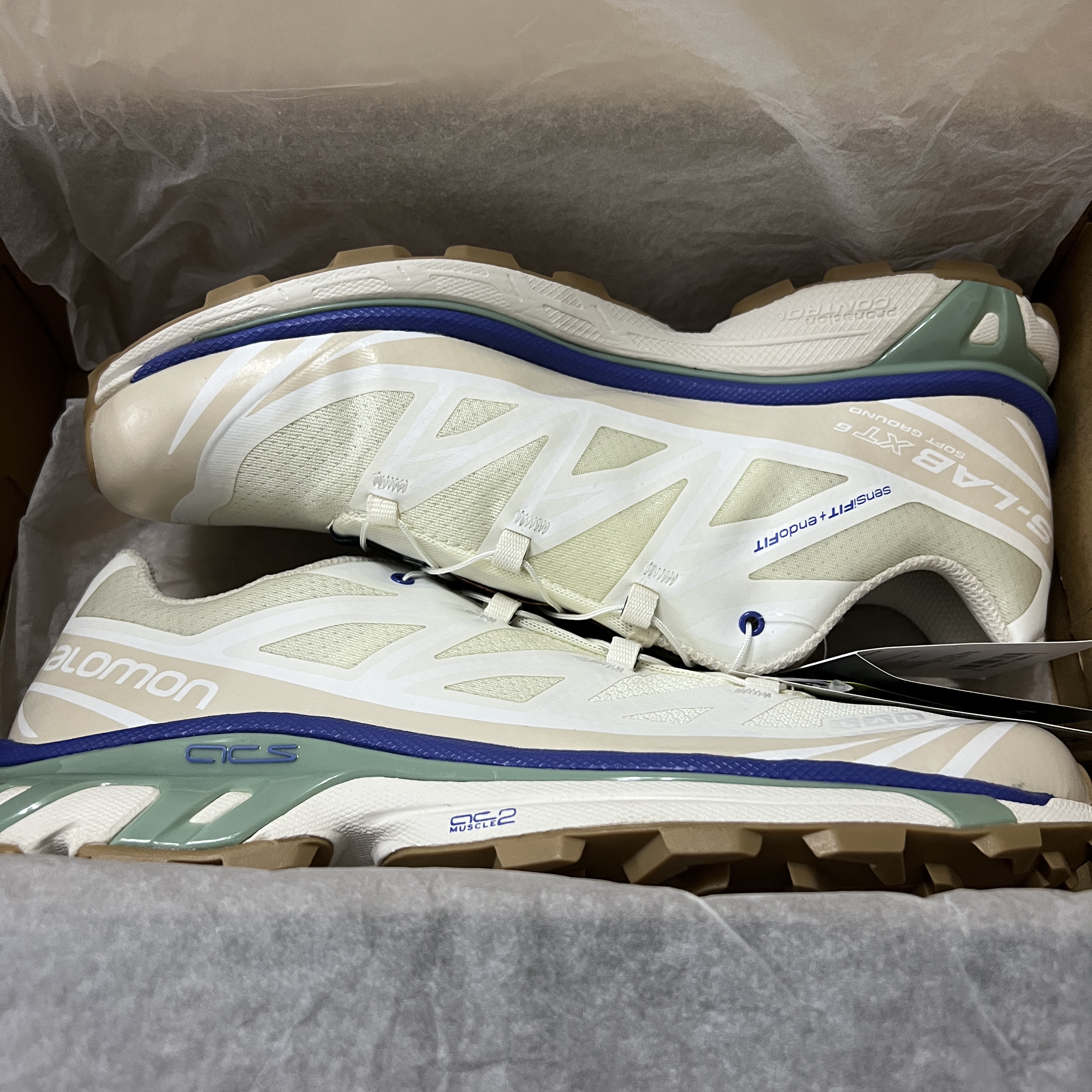 Salomon XT-6 Vanilla Ice Granite Green Gum 착용 스타일