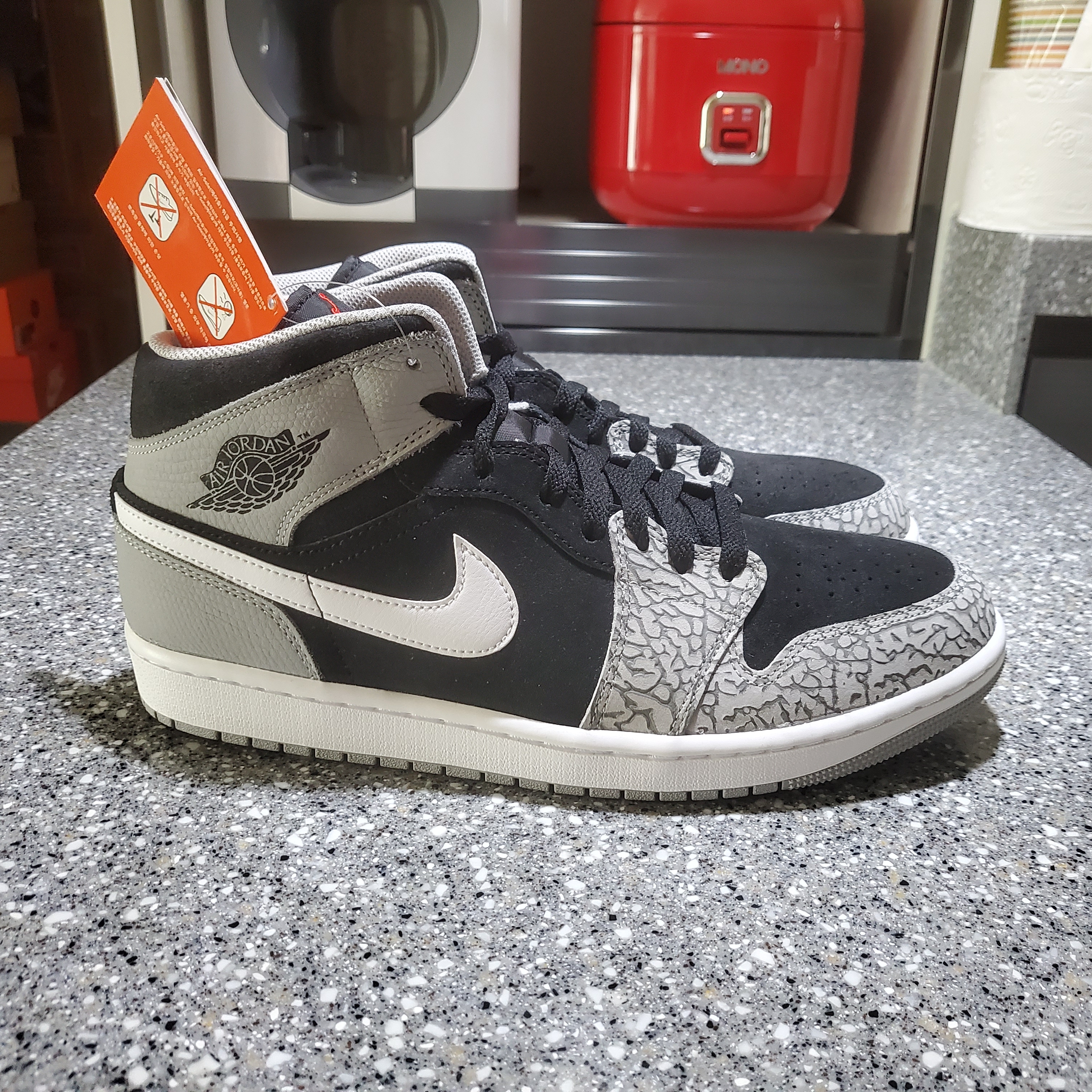 Jordan 1 Mid Elephant Toe 착용 스타일 - 2