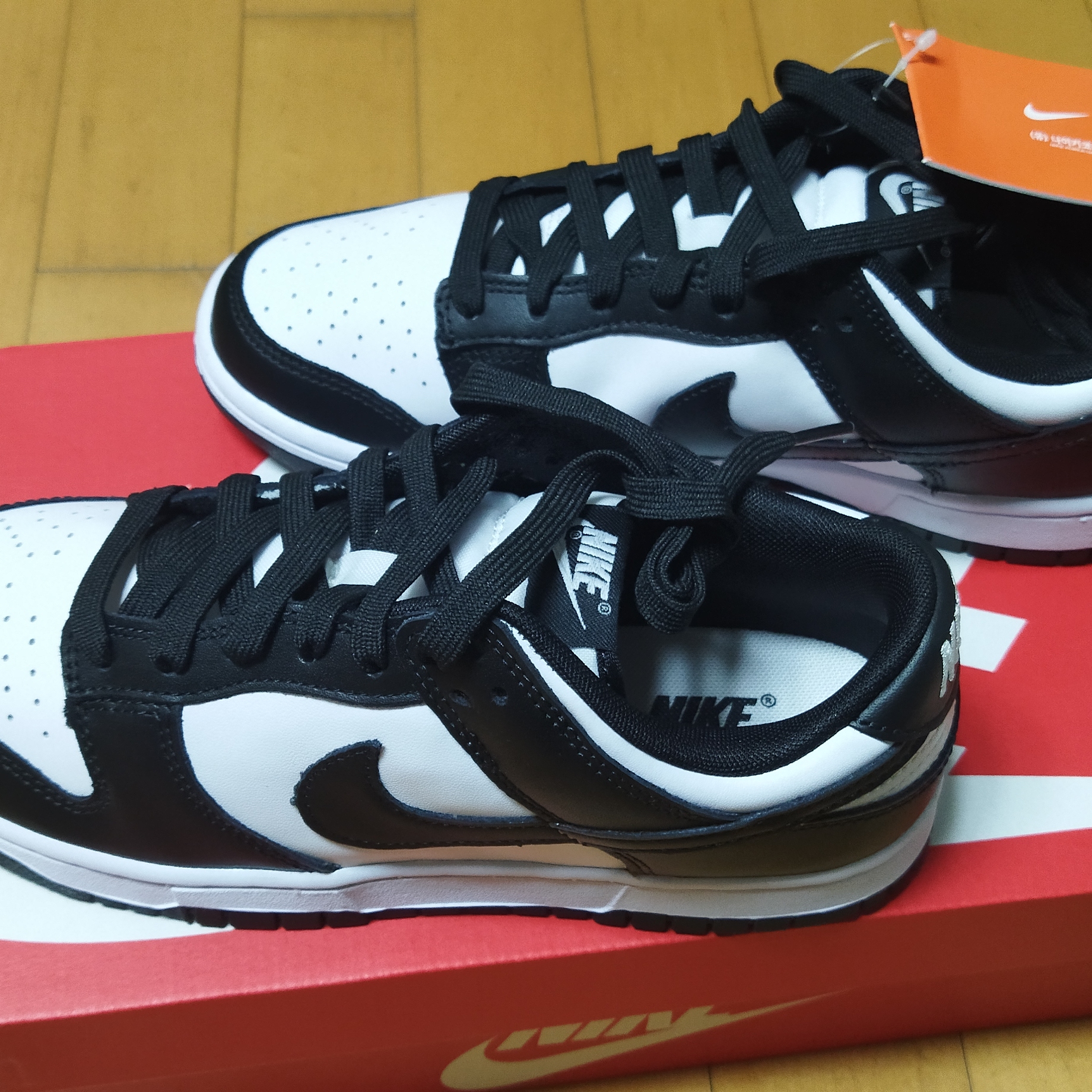Nike Dunk Low Retro Black 착용 스타일 - 2