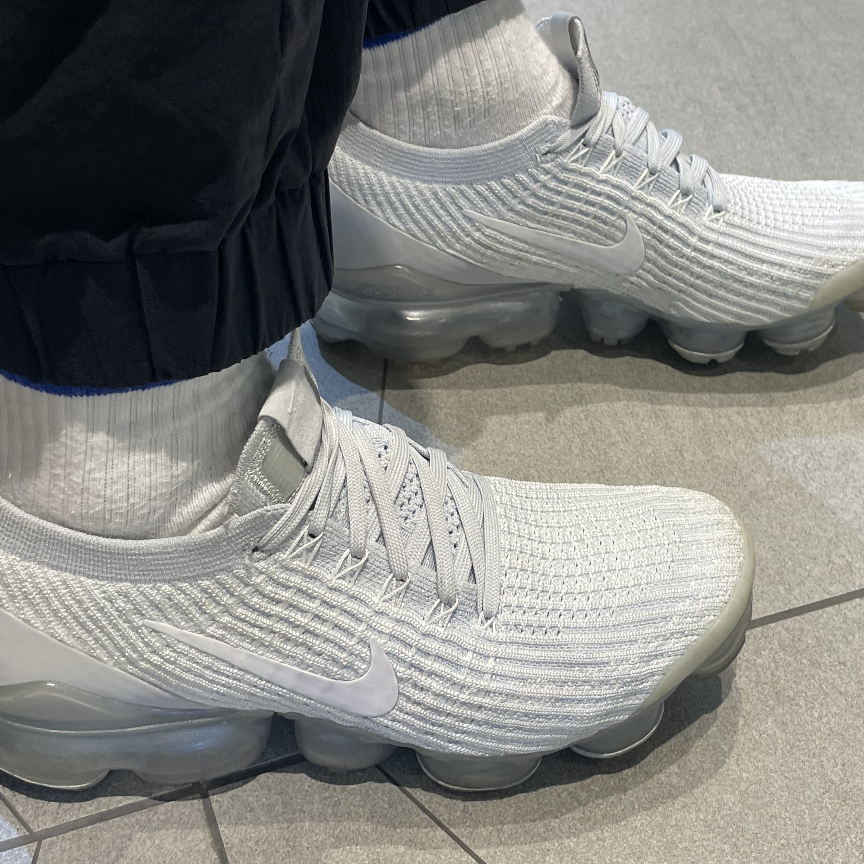 Nike Air VaporMax Flyknit 3 White Pure Platinum 착용 스타일
