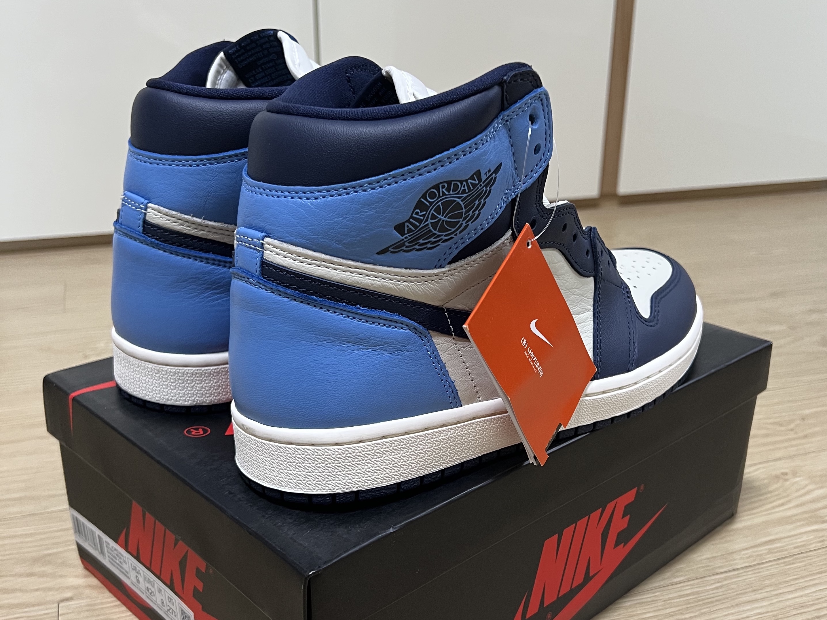 Jordan 1 Retro High Obsidian UNC, Jordan 1 Retro High OG University Blue 착용 스타일 - 2