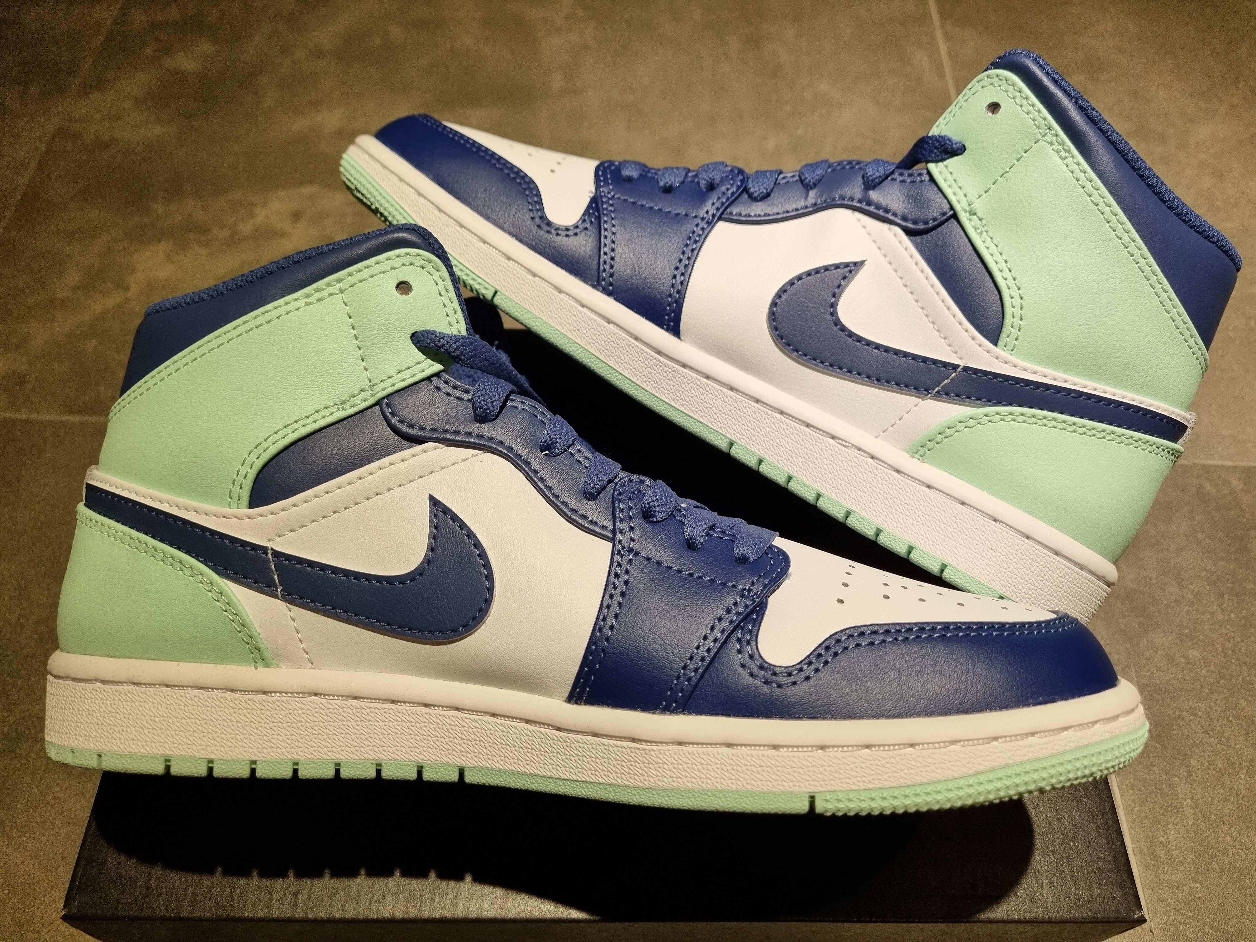 Jordan 1 Mid Blue Mint 착용 스타일 - 3