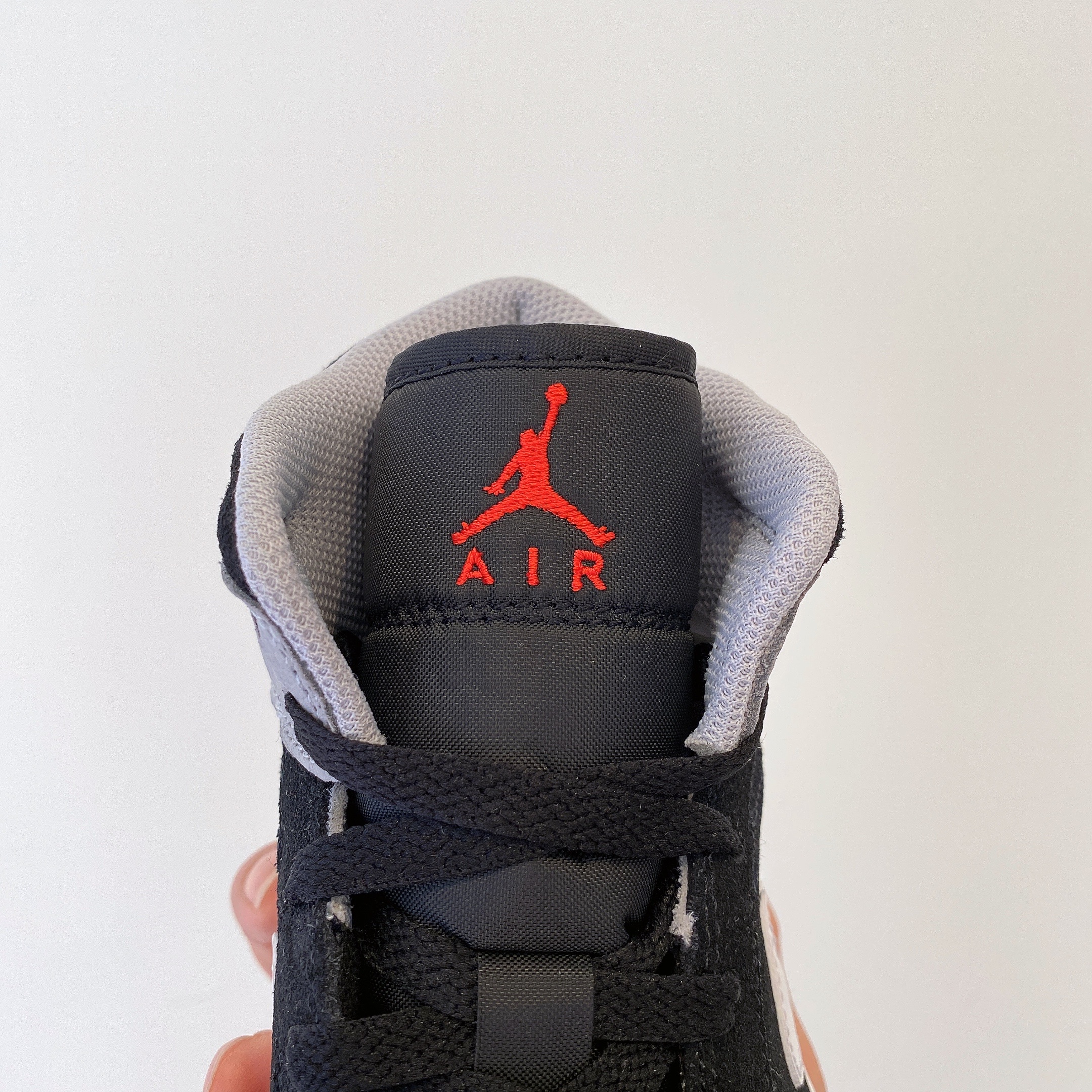 Jordan 1 Mid Elephant Toe 착용 스타일 - 4