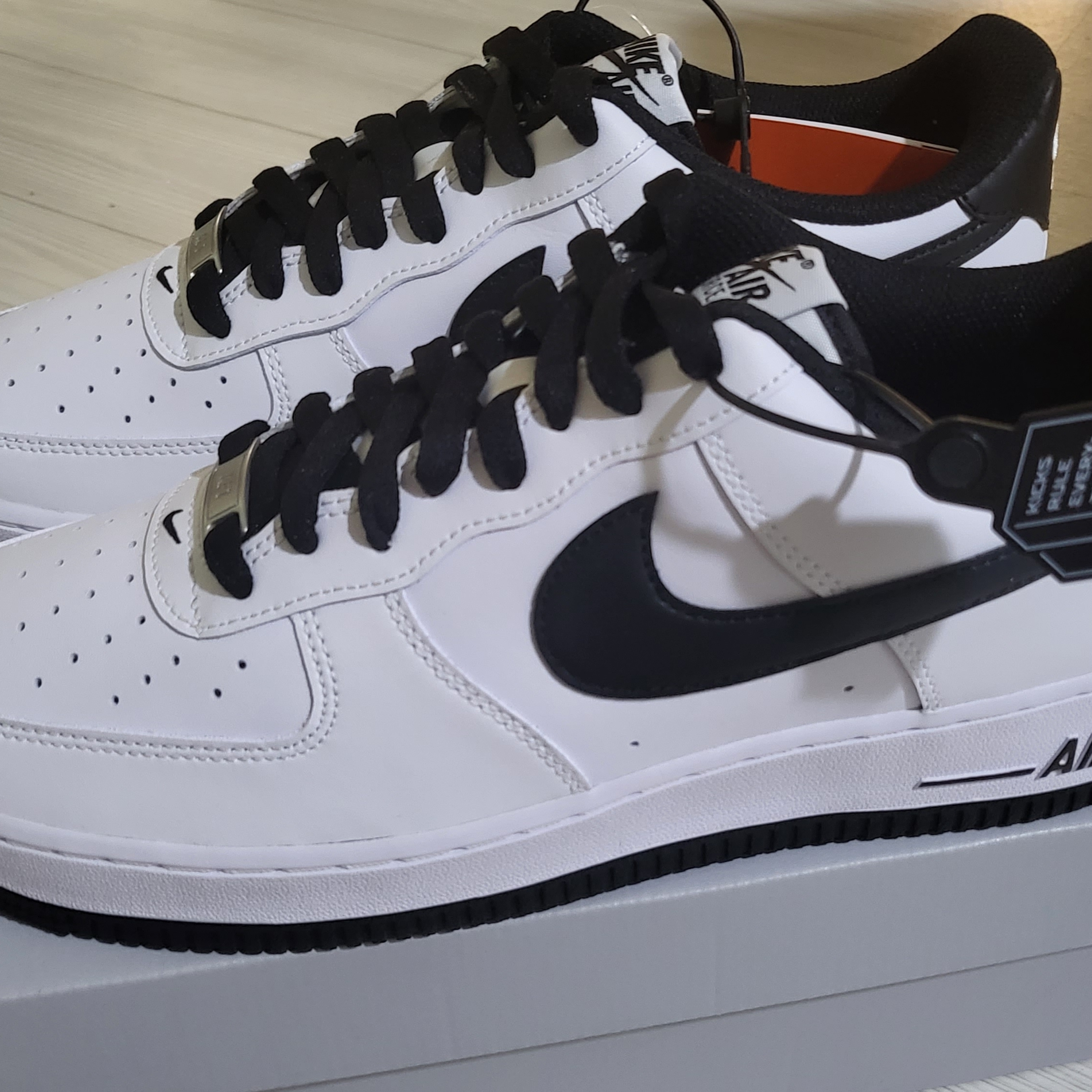 Nike Air Force 1 '07 White Black 착용 스타일