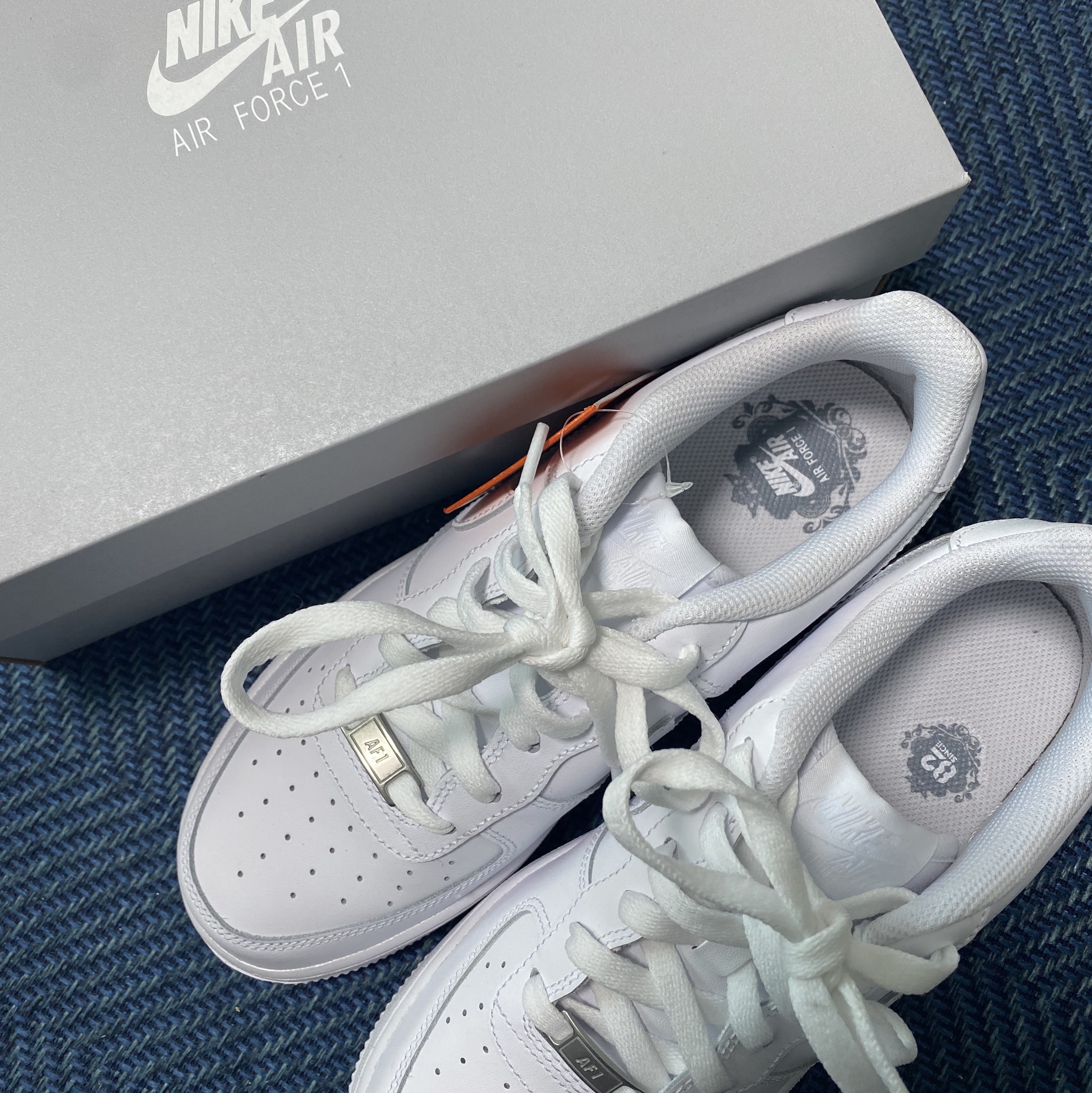 (GS) Nike Air Force 1 LE White 착용 스타일