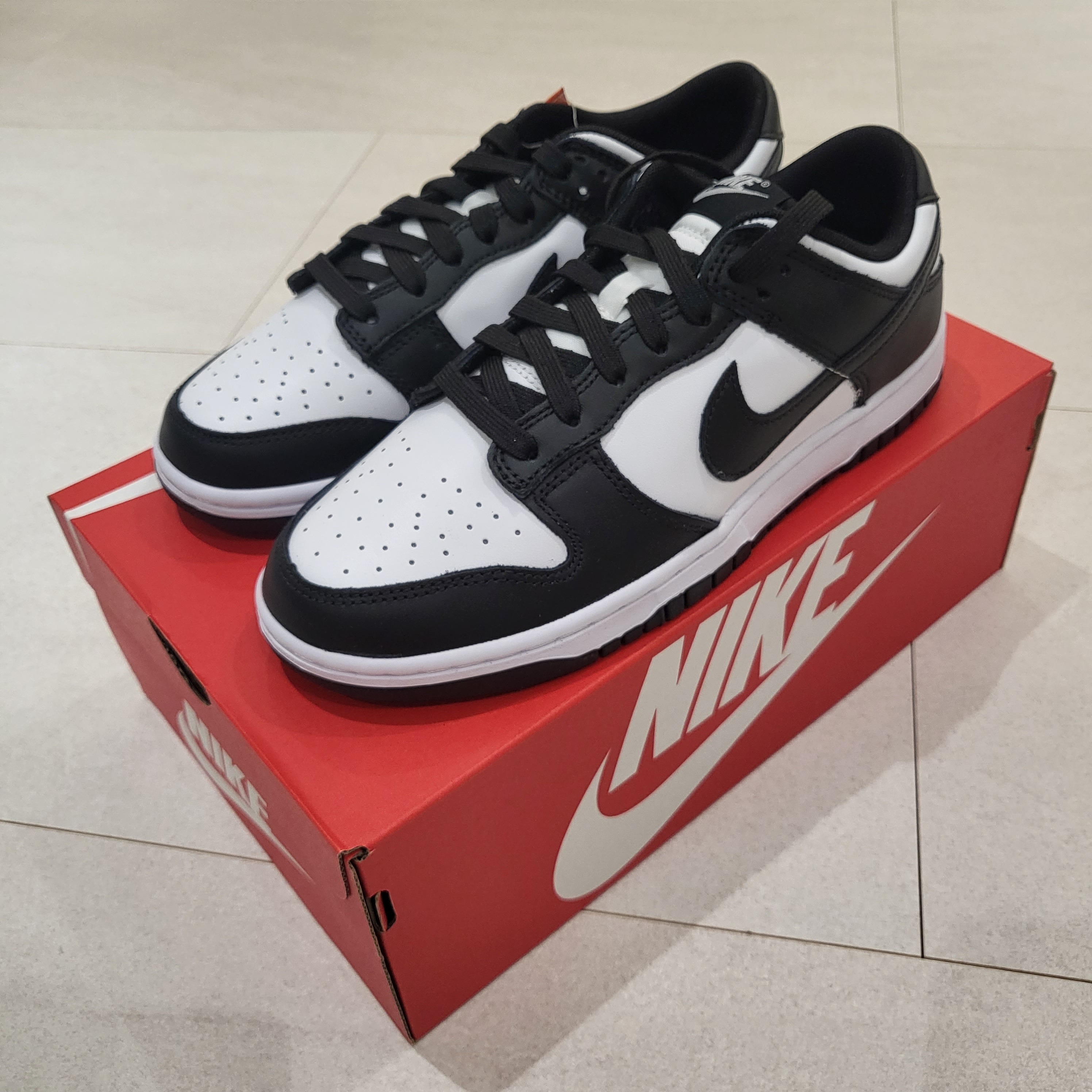 Nike Dunk Low Retro Black 착용 스타일 - 1