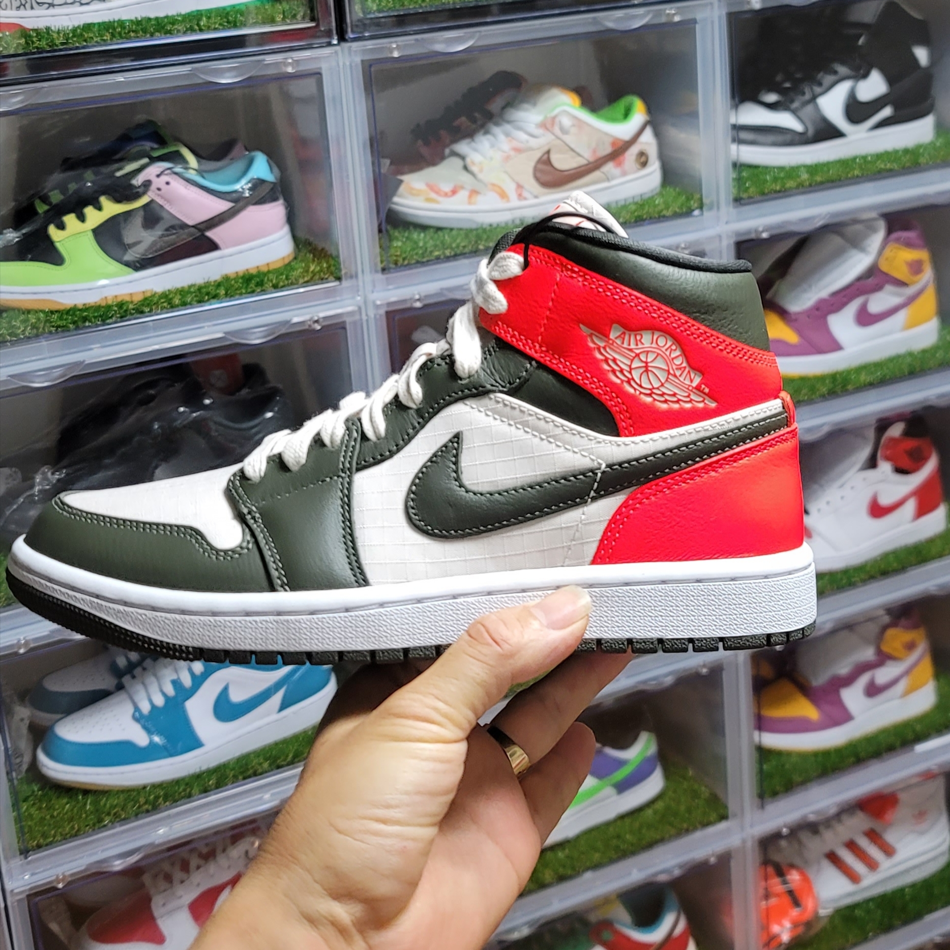 (W) Jordan 1 Mid SE Newsprint 착용 스타일