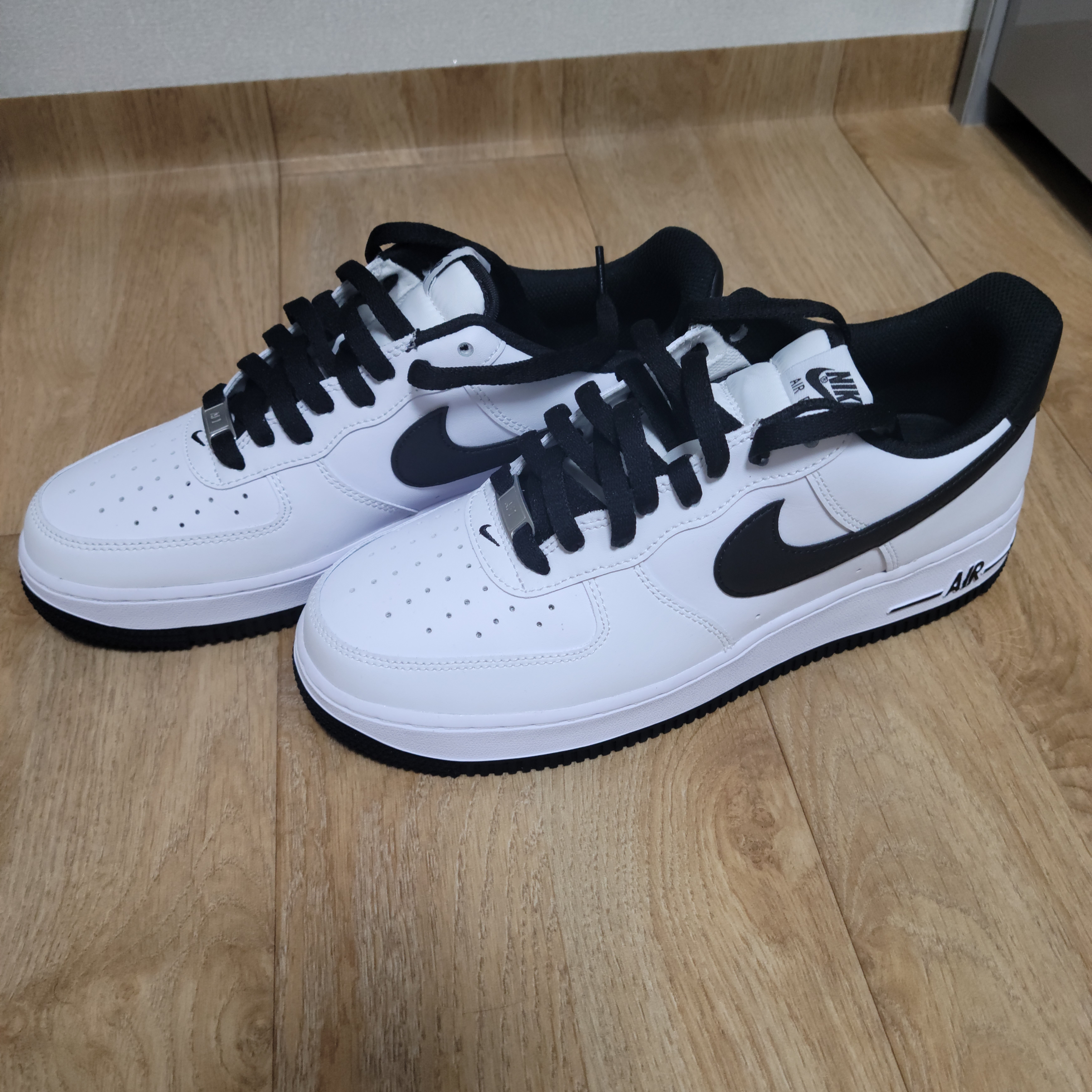 Nike Air Force 1 '07 White Black 착용 스타일