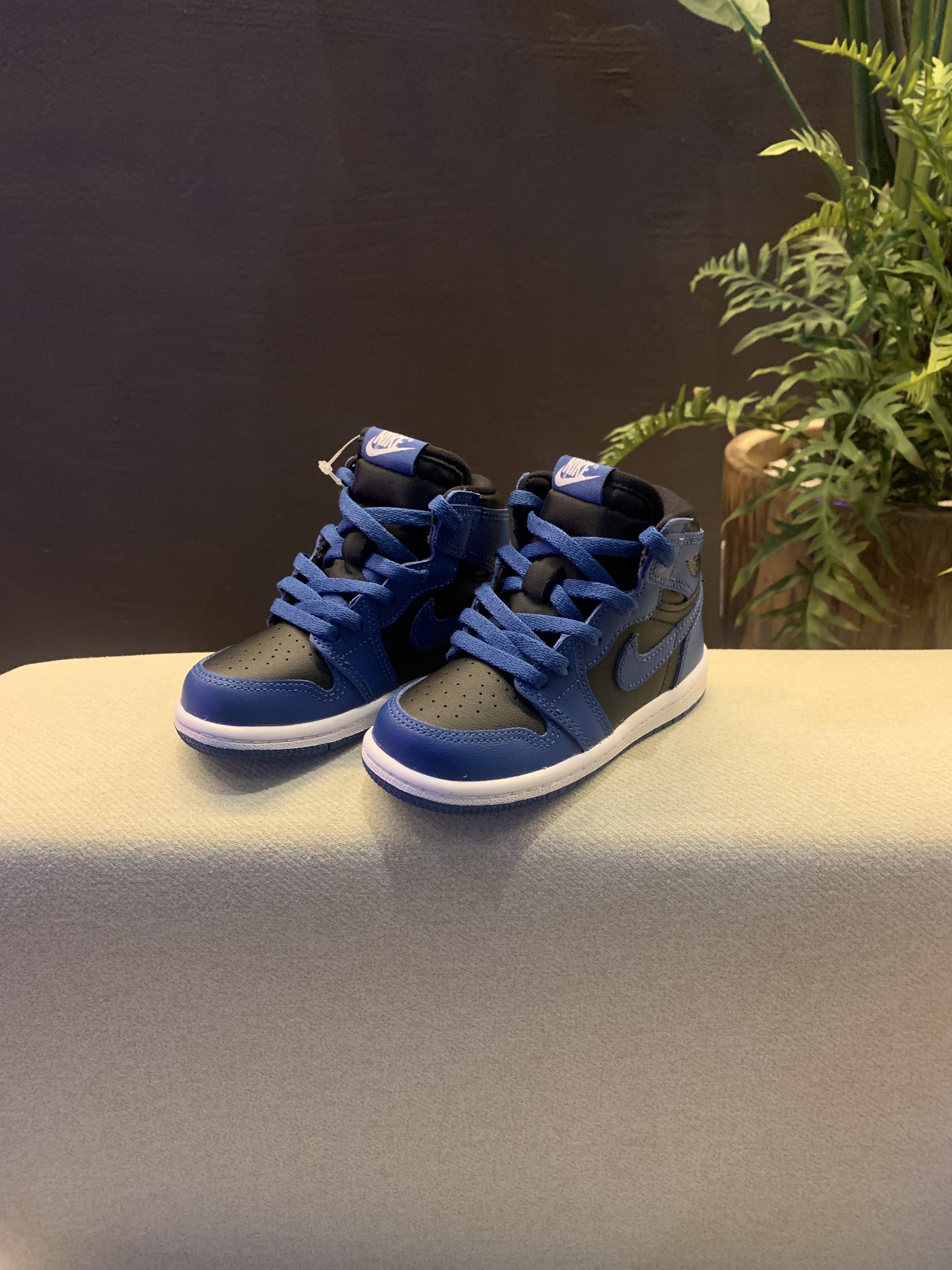 (TD) Jordan 1 Retro High OG Dark Marina Blue 착용 스타일 - 1