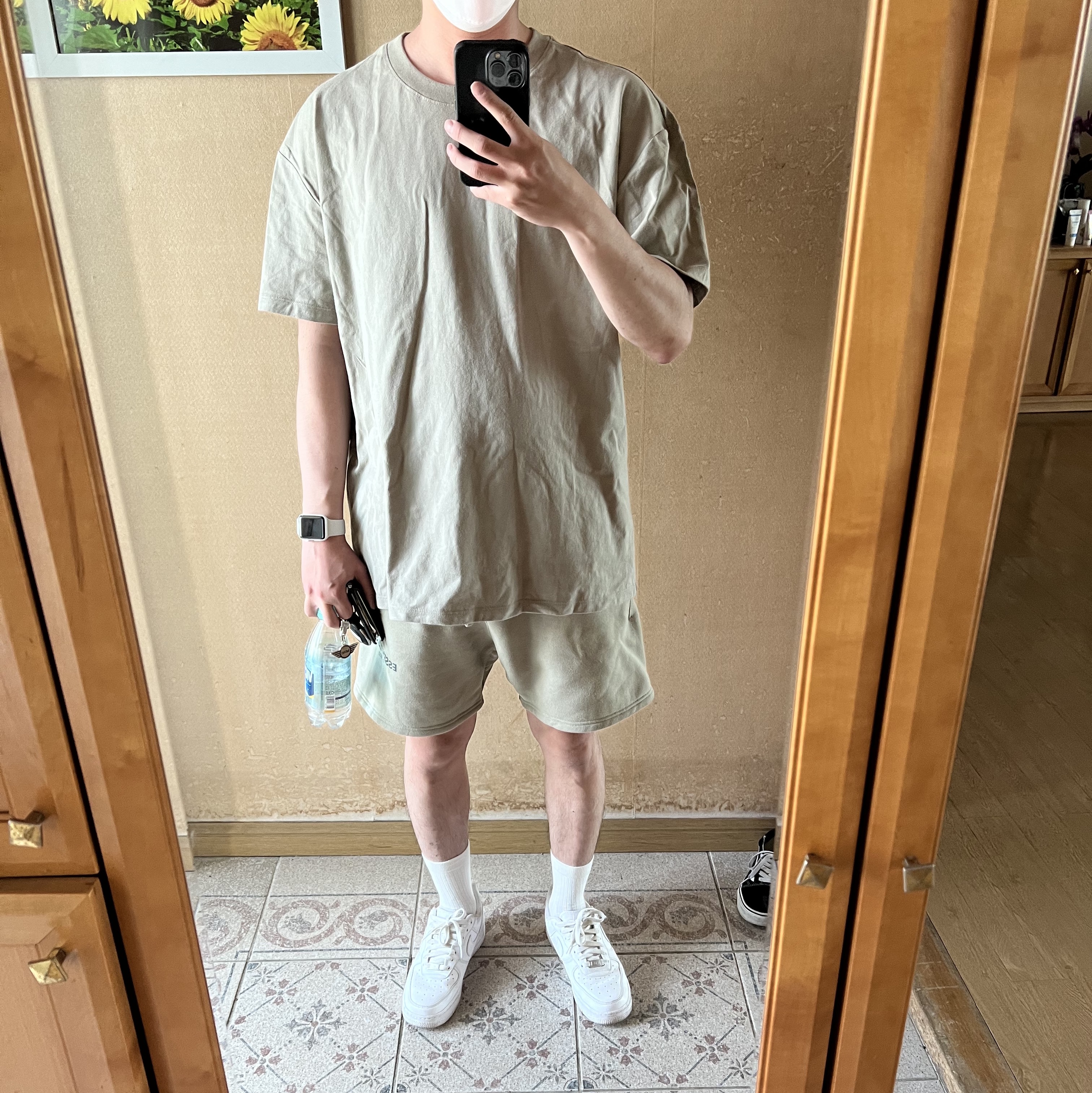 Essentials T-Shirt Pistachio - 21FW, Essentials Sweatshorts Pistachio - 21FW 착용 스타일