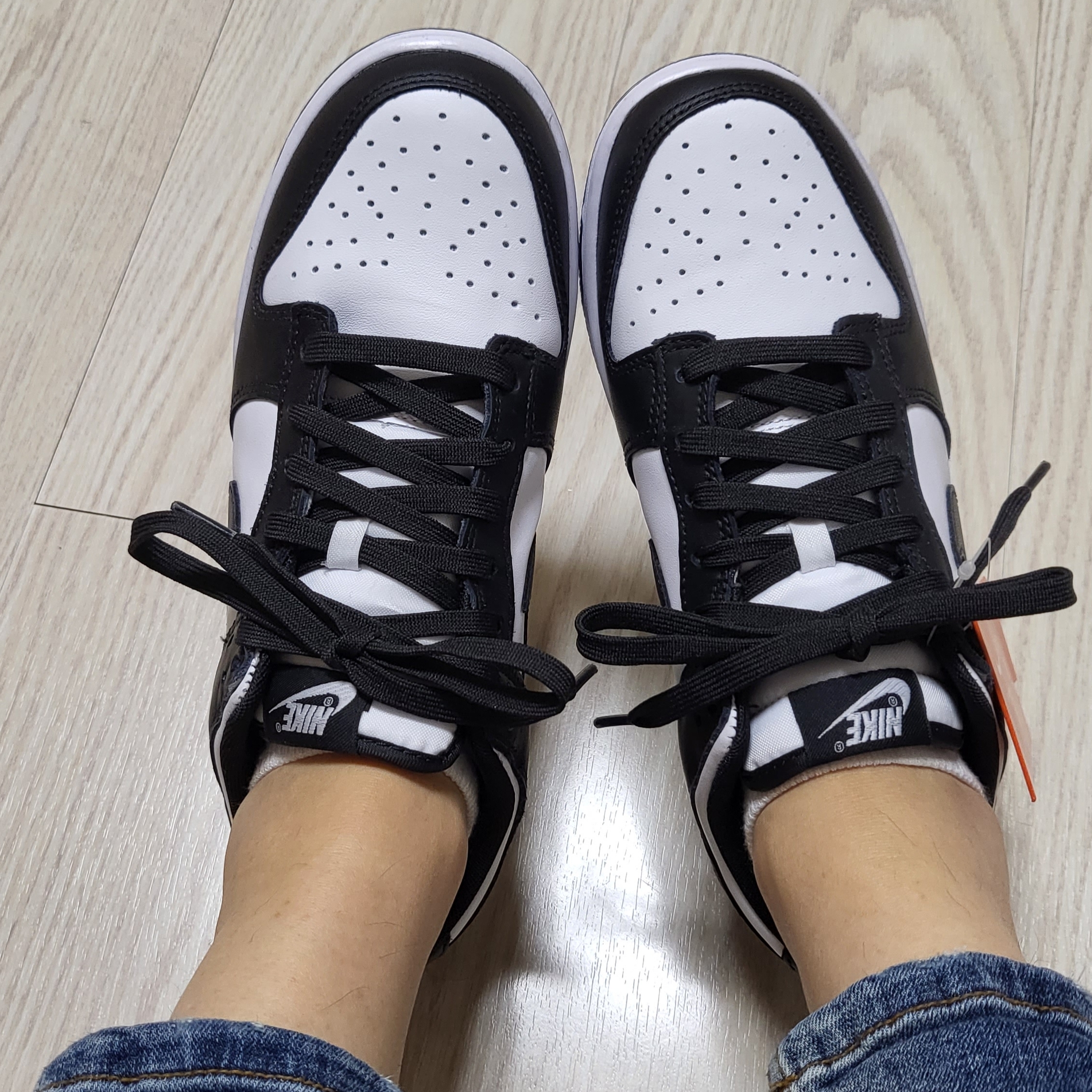 Nike Dunk Low Retro Black 착용 스타일 - 1