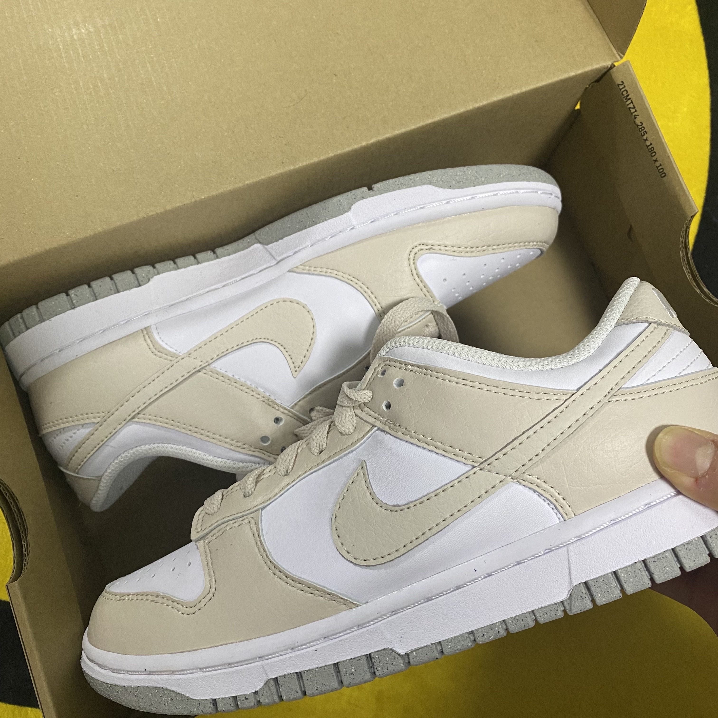 (W) Nike Dunk Low Next Nature Light Orewood Brown 착용 스타일