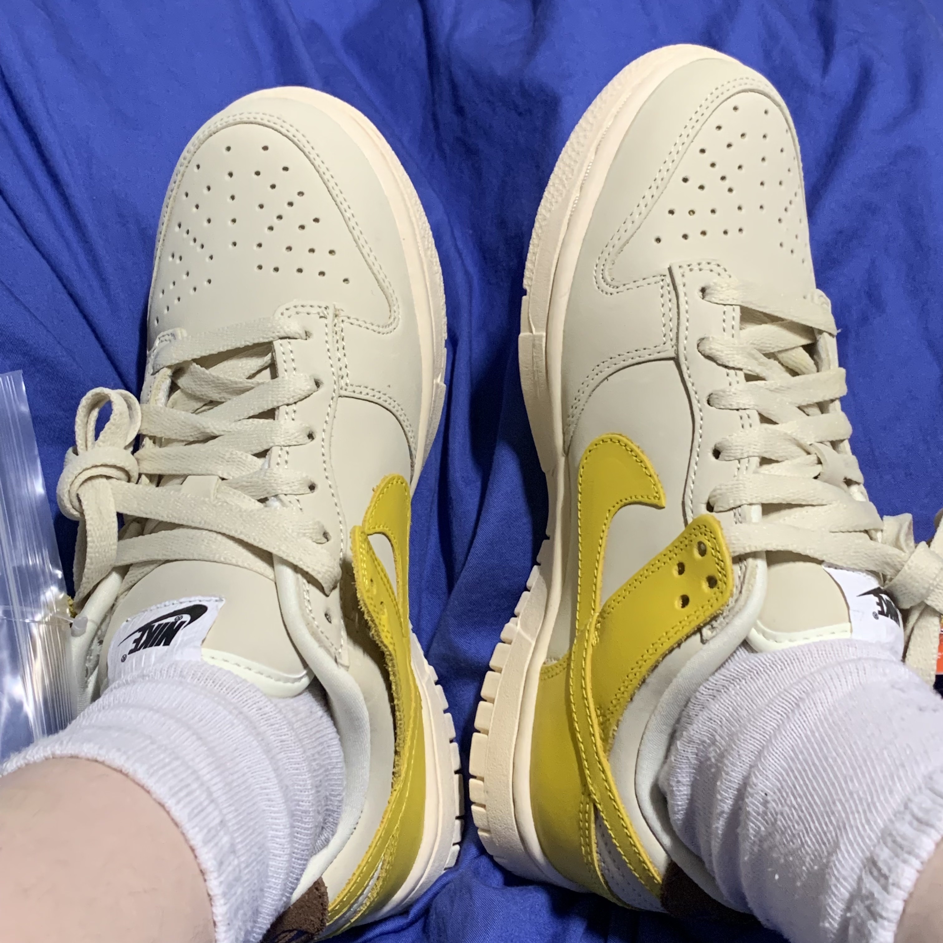 (W) Nike Dunk Low LX Banana 착용 스타일 - 1