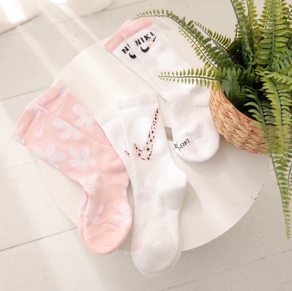 (Kids) Nike Everyday Plus Socks Pink (3 Pack/Korean Ver.) 착용 스타일 - 2