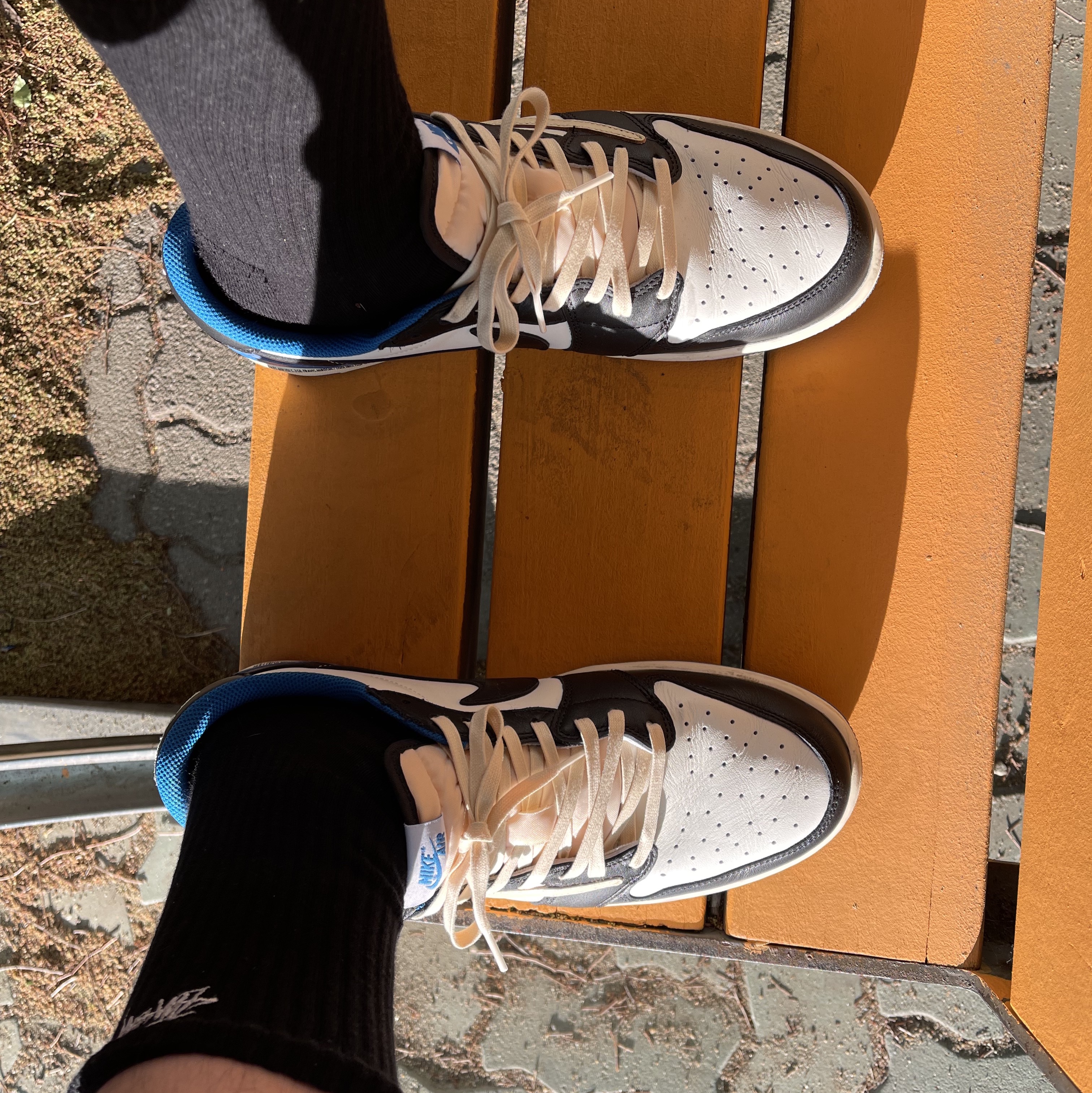 Jordan 1 x Travis Scott x Fragment Retro Low OG SP Military Blue 착용 스타일 - 3