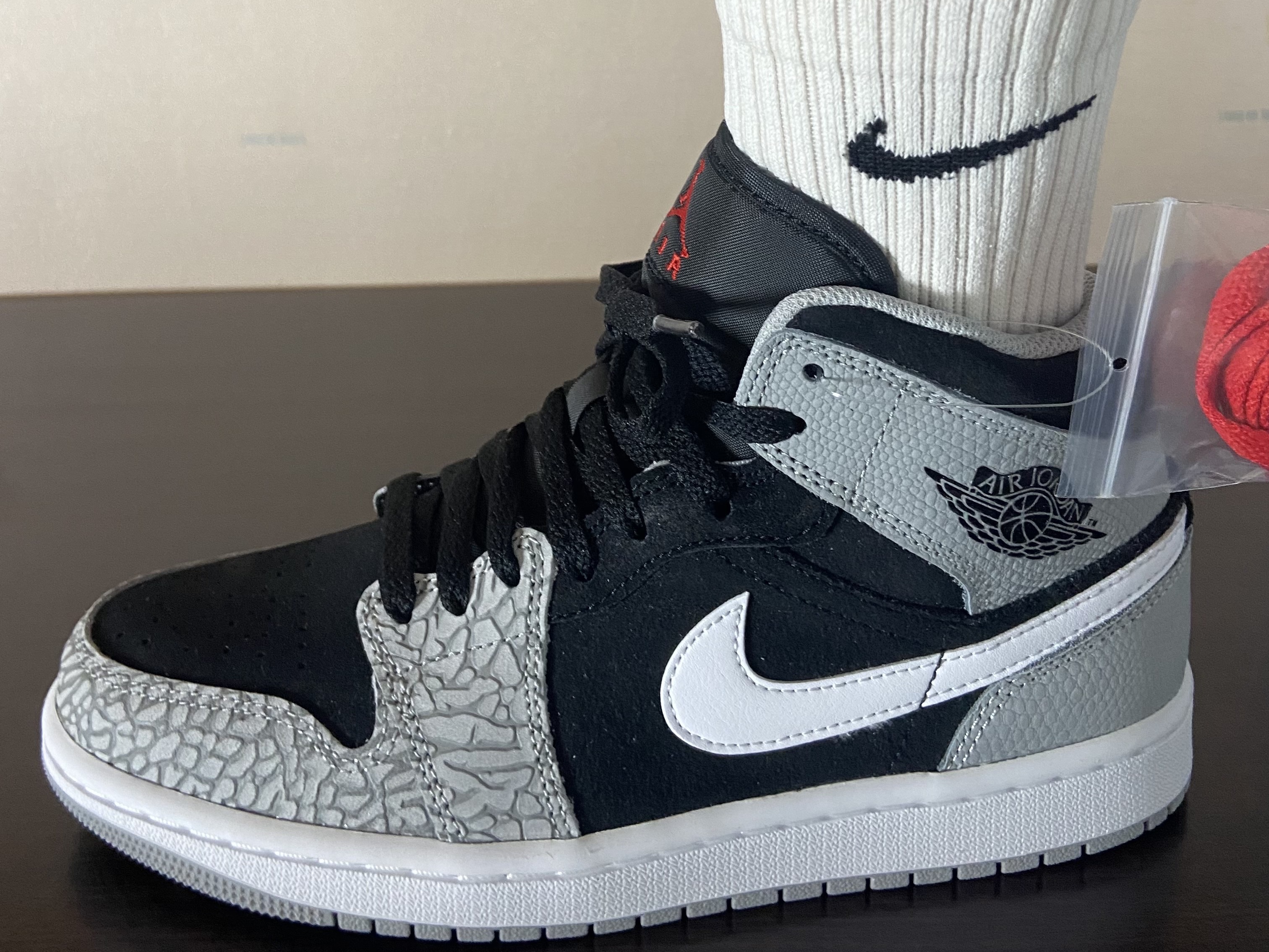 Jordan 1 Mid Elephant Toe 착용 스타일