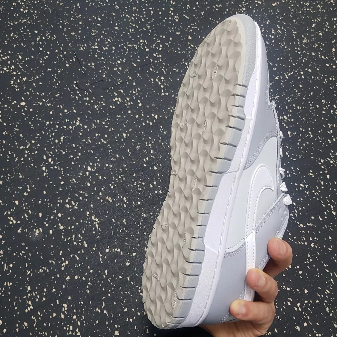 Nike Dunk Low Retro Wolf Grey 착용 스타일 - 5