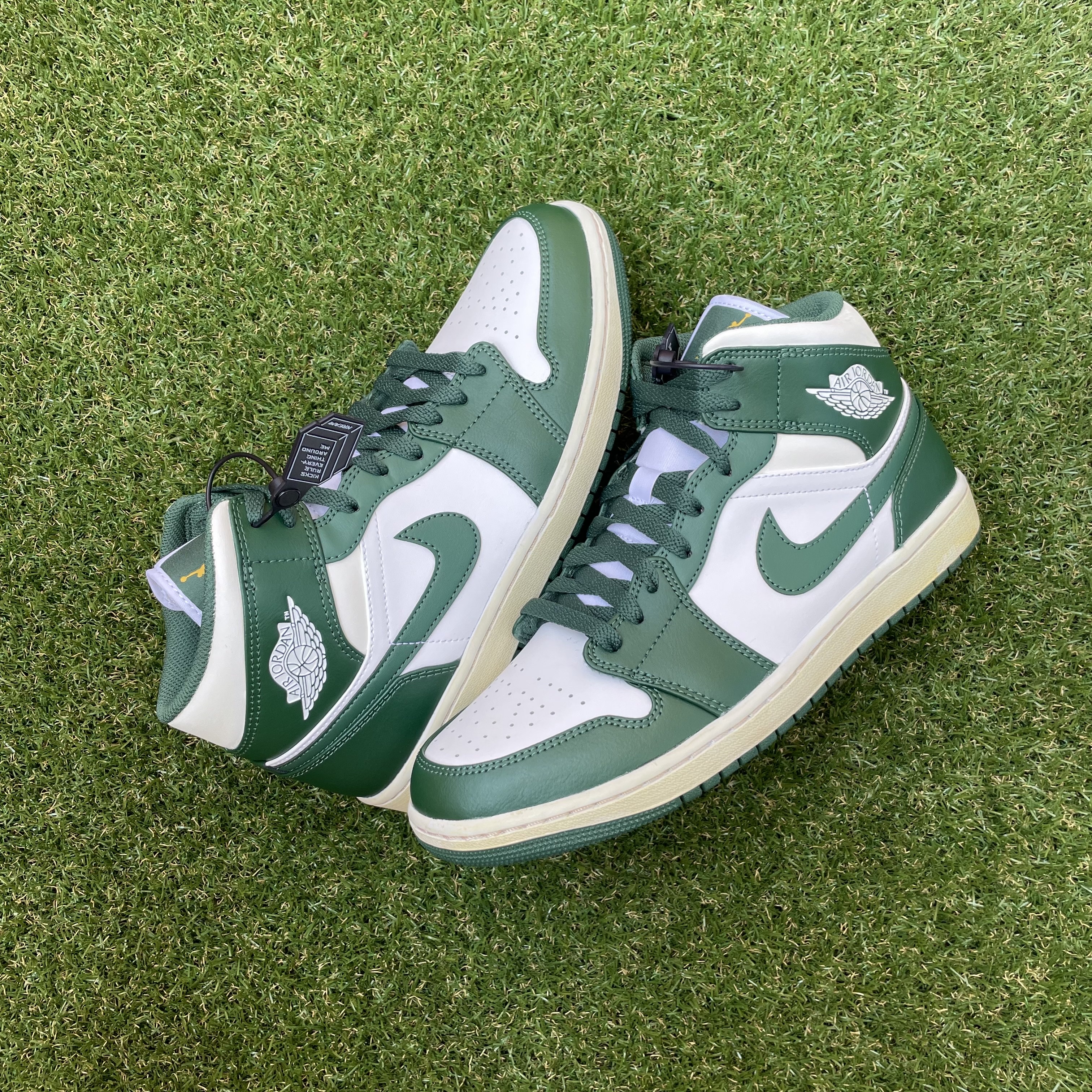 Jordan 1 Mid Sonics 2021, (GS) Jordan 1 Mid Sonics 2021 착용 스타일 - 1