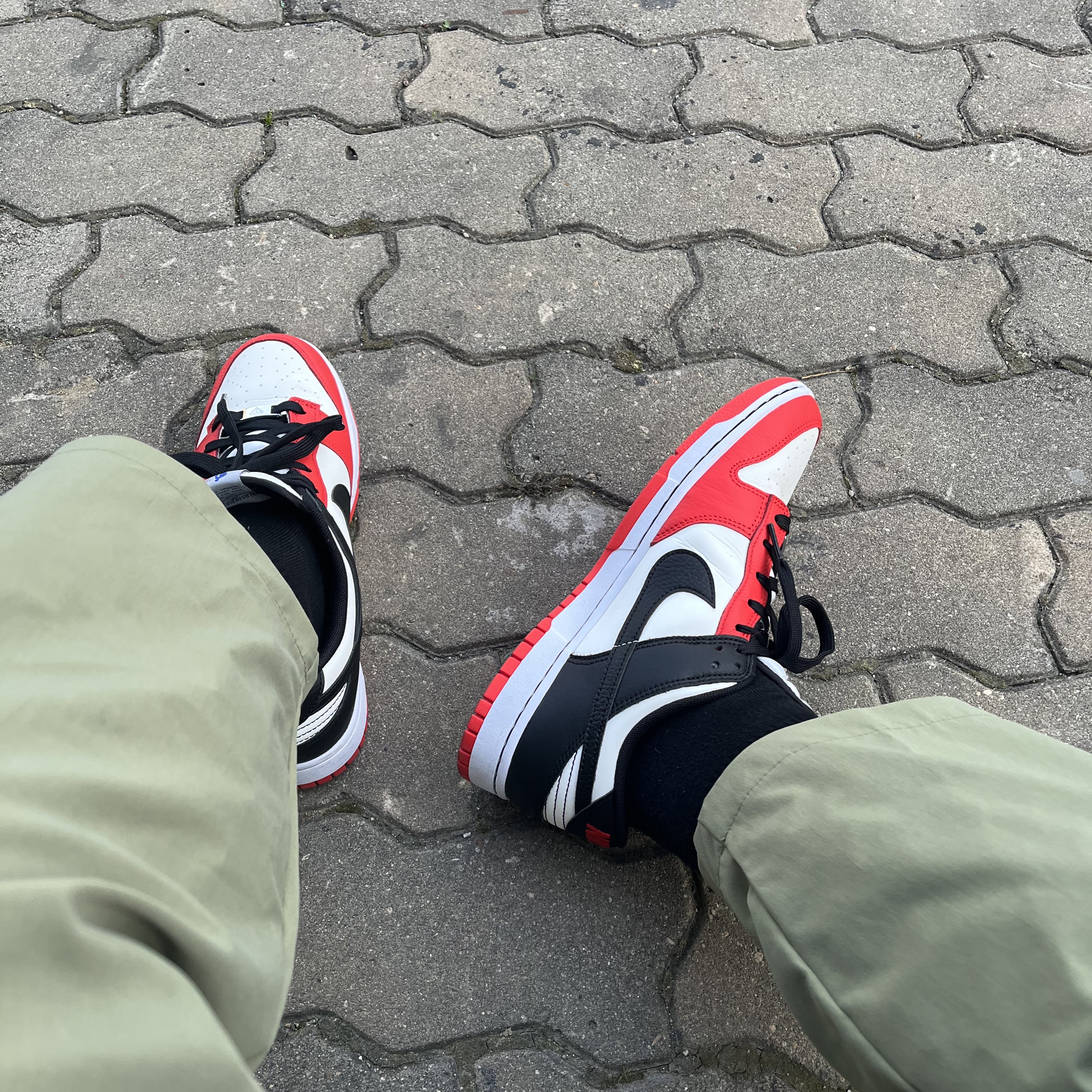 Nike x NBA Dunk Low Retro EMB Black and Chile Red 착용 스타일