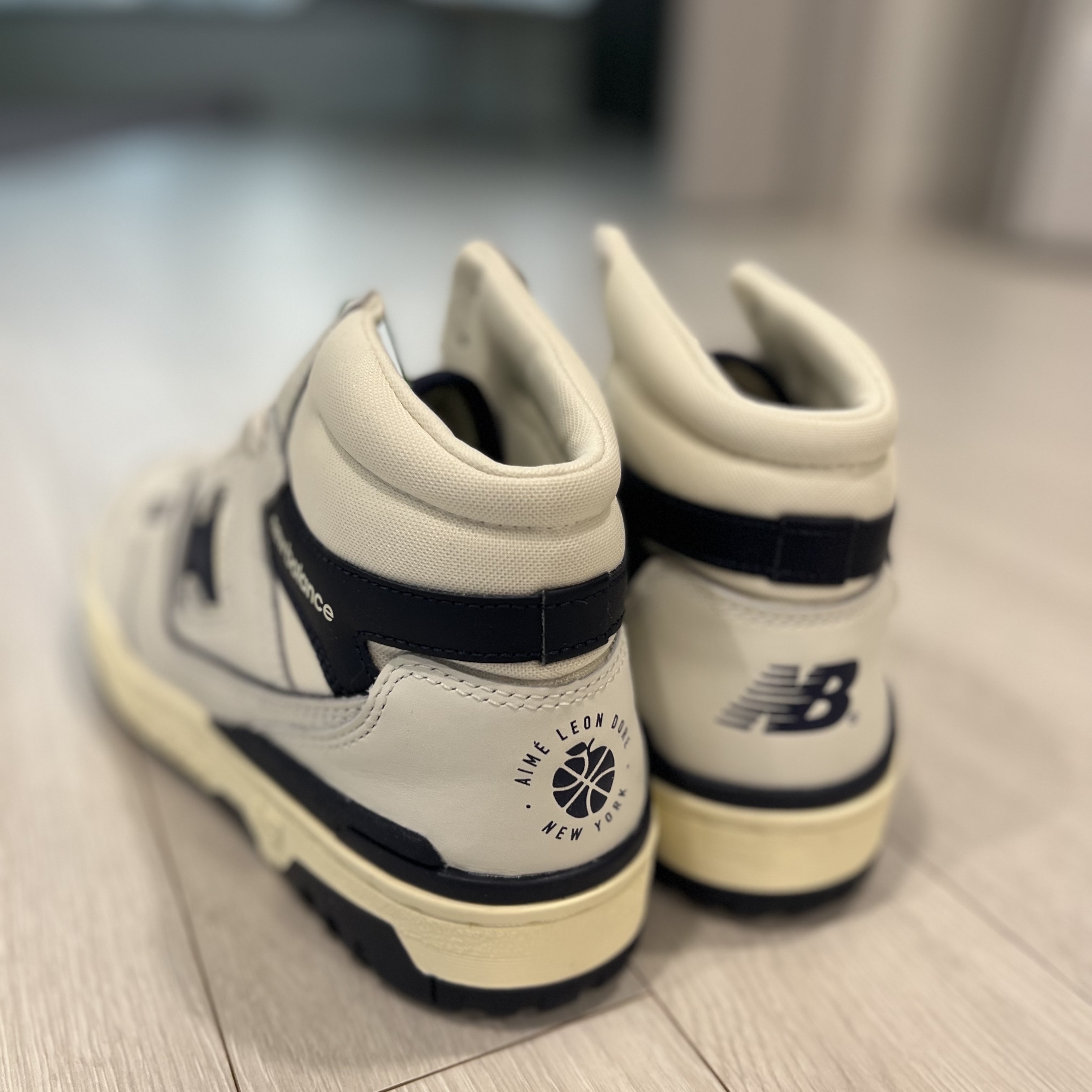 New Balance x Aime Leon Dore 650R White Navy 착용 스타일 - 5