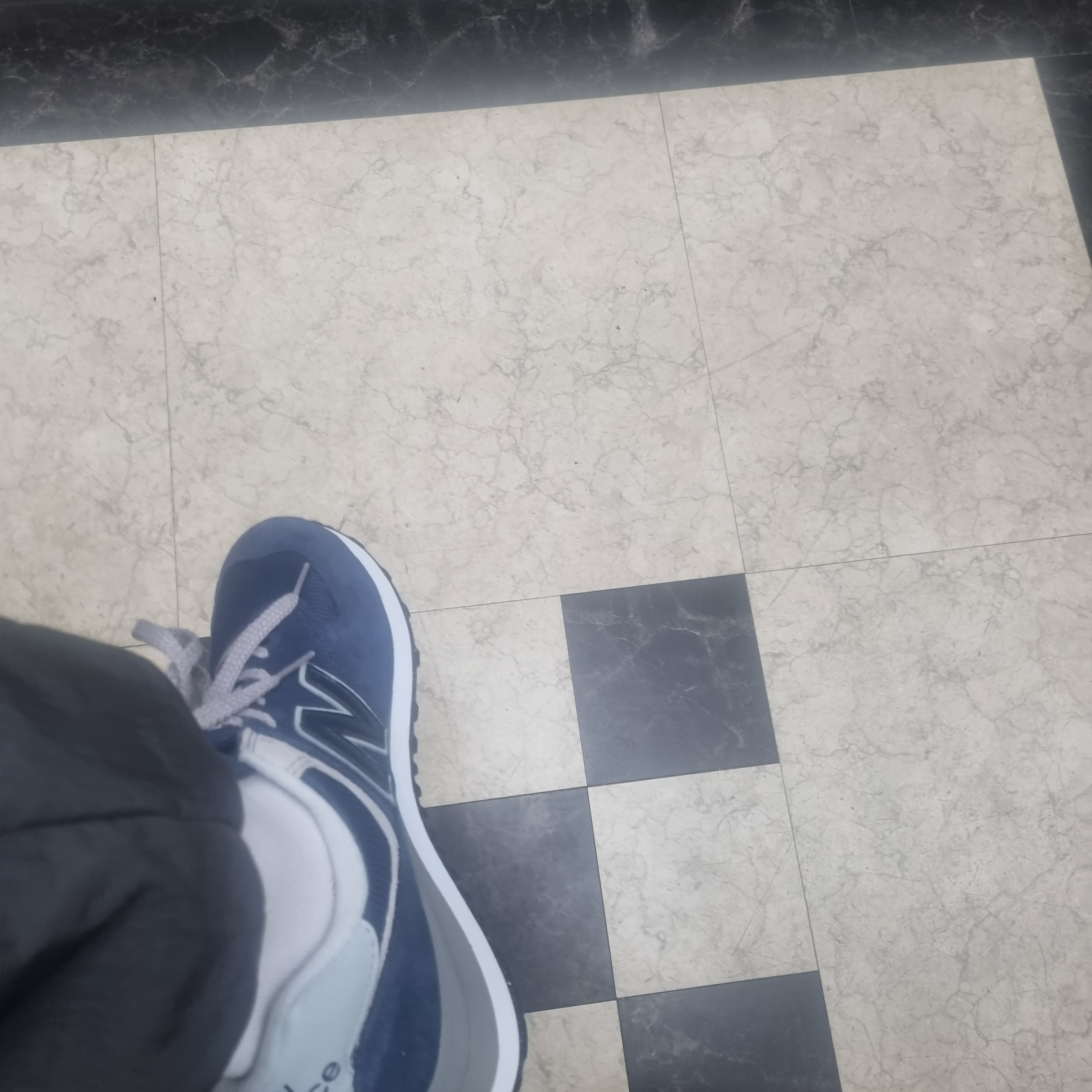 New Balance 574 Navy - D Standard 착용 스타일