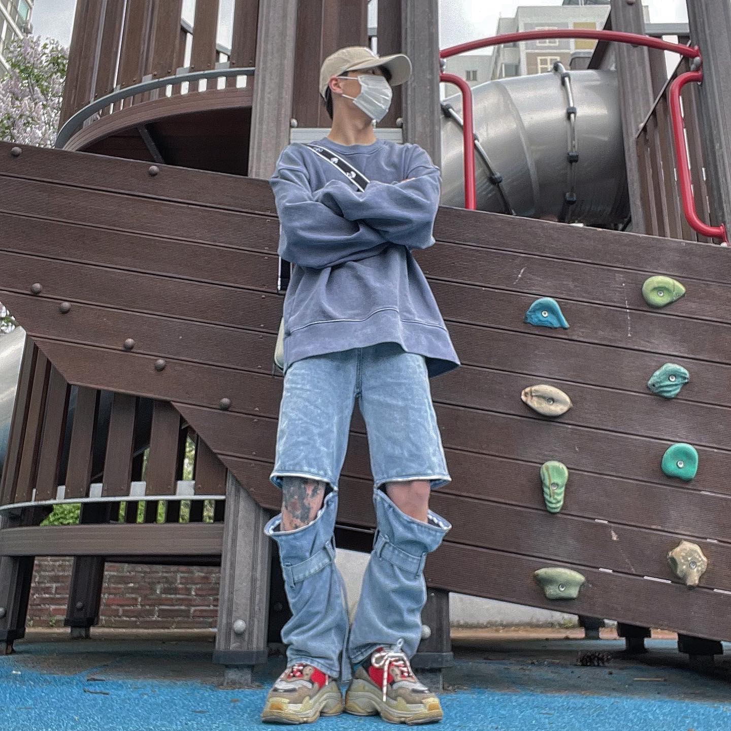 Balenciaga Triple S Trainer Blue Red, Off-White x Amore Pacific Protection Box (Without Cosmetics) 착용 스타일 - 1