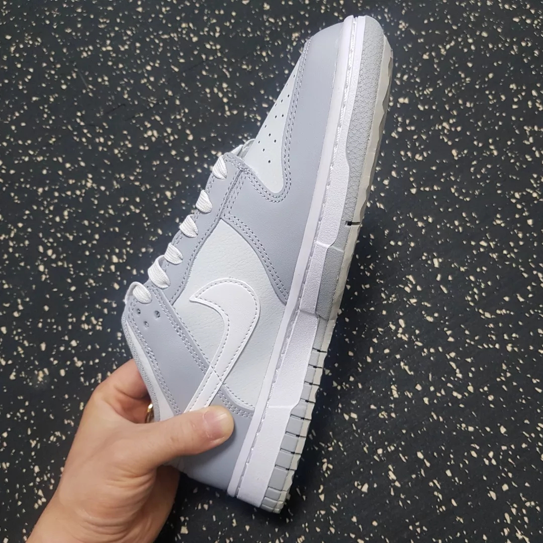 Nike Dunk Low Retro Wolf Grey 착용 스타일 - 2